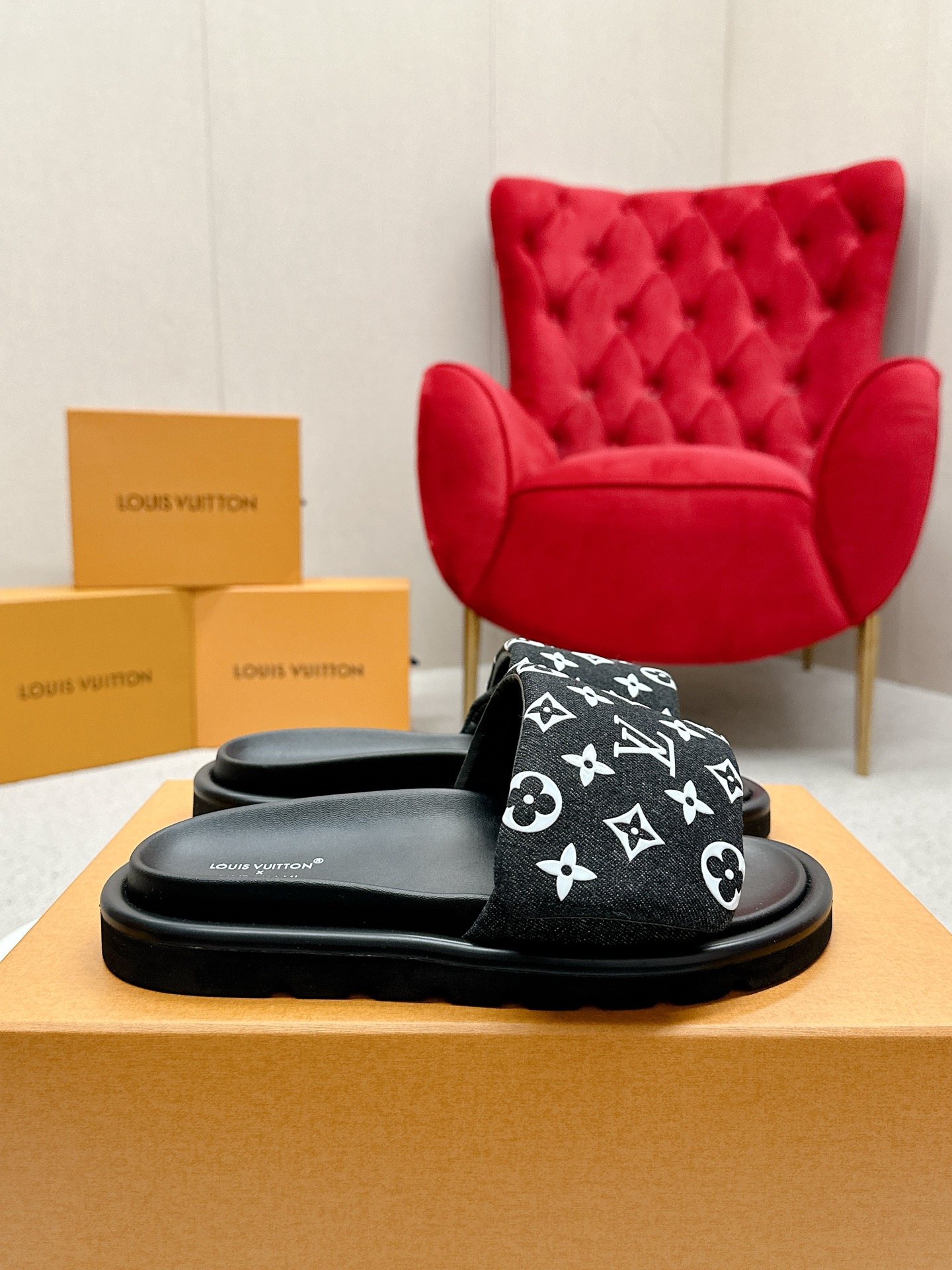 LV Summer footwear