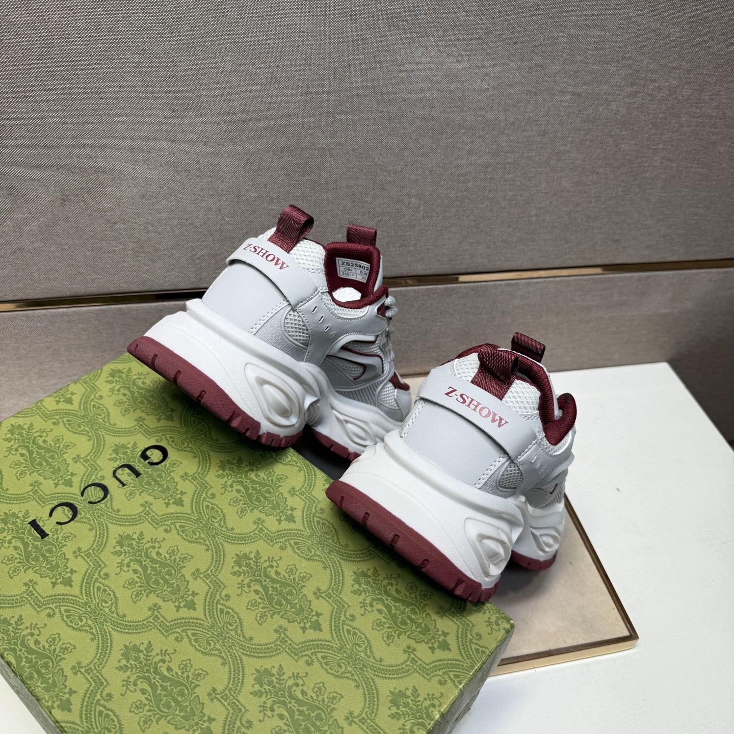 Gucci Sneakers-143