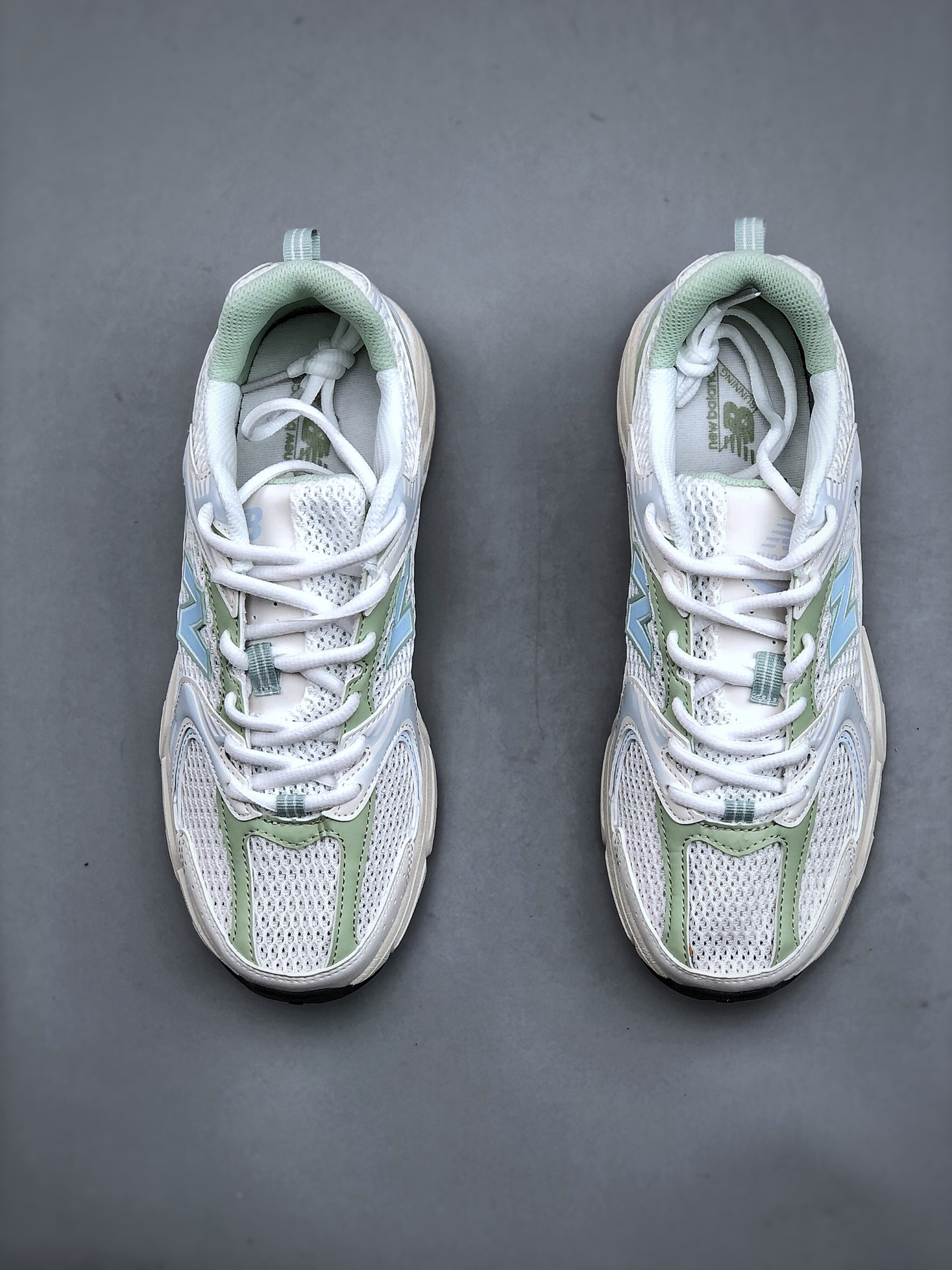 New Balance Sneakers-322