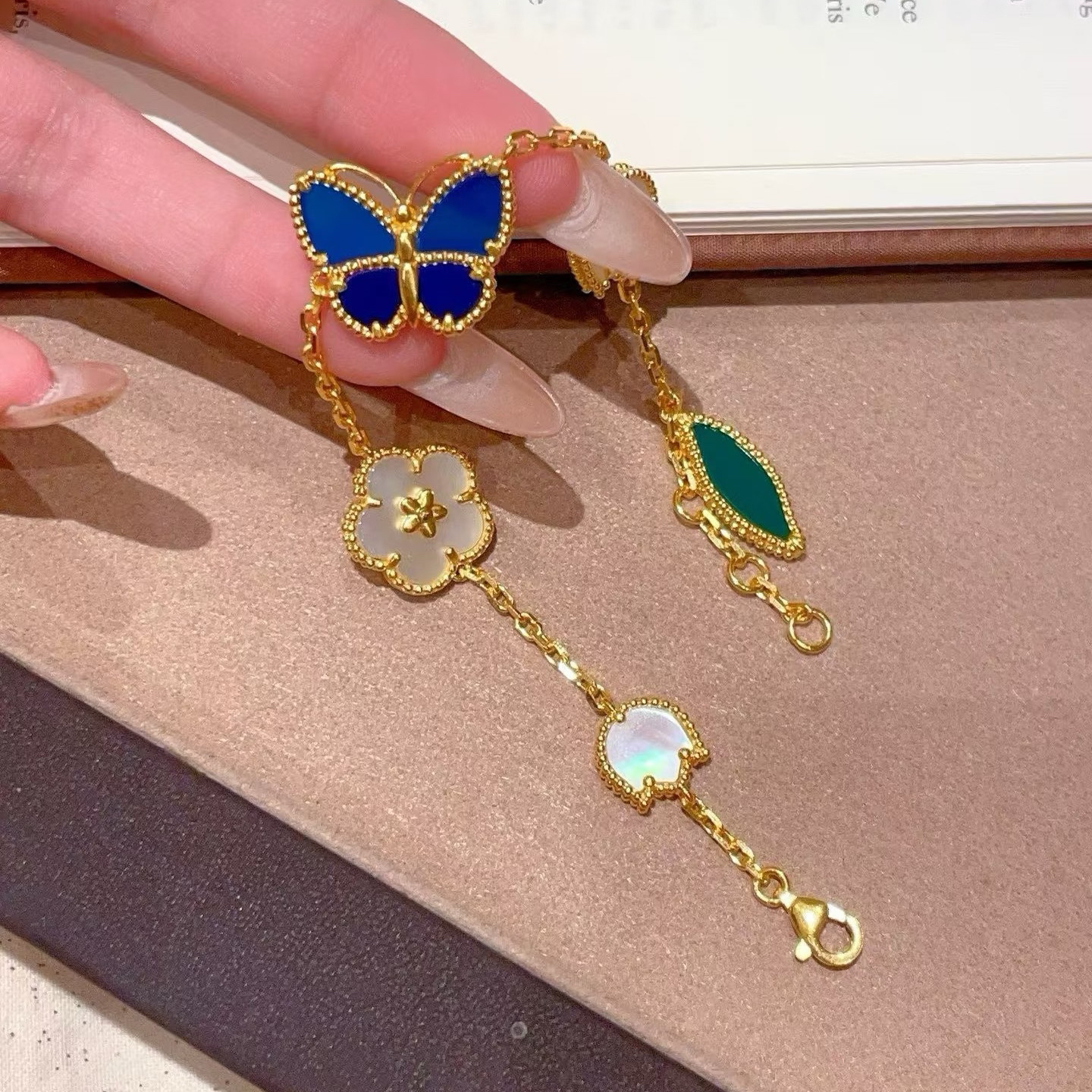 Van Cleef & Arpels Bracelet-50