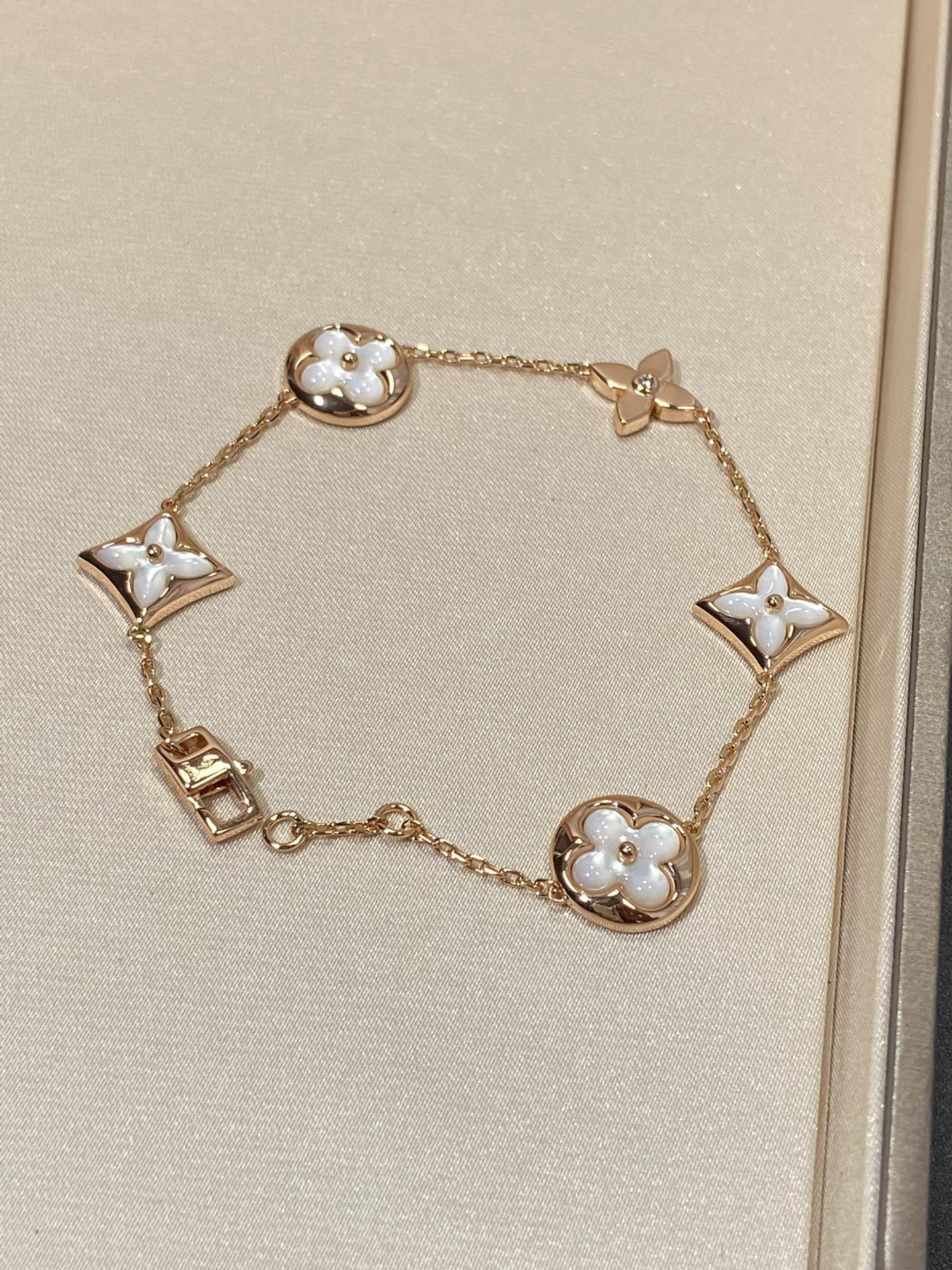 LV Bracelet-52