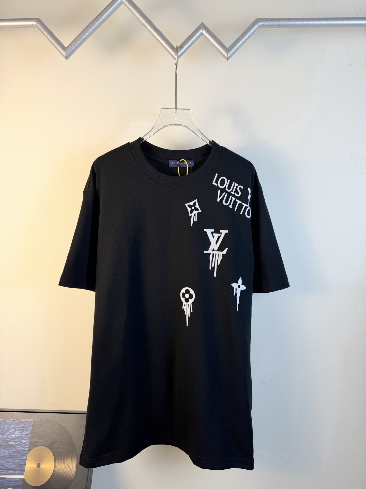 LV clothing-32