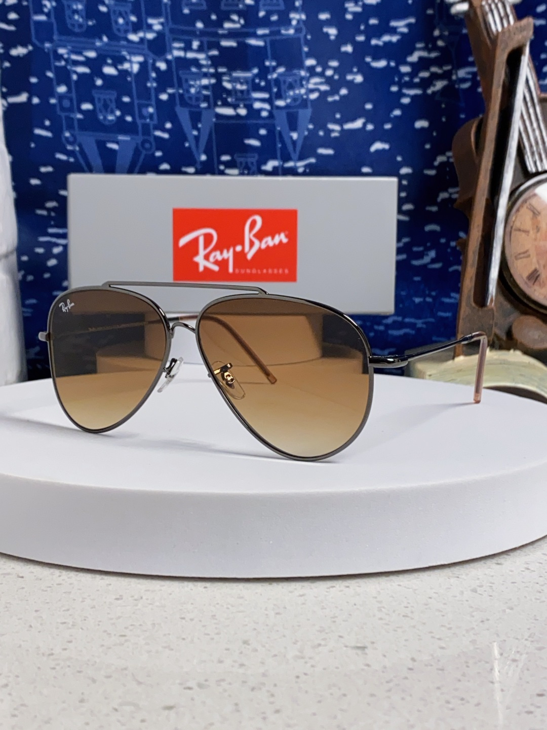 Ray-Ban glasses-1