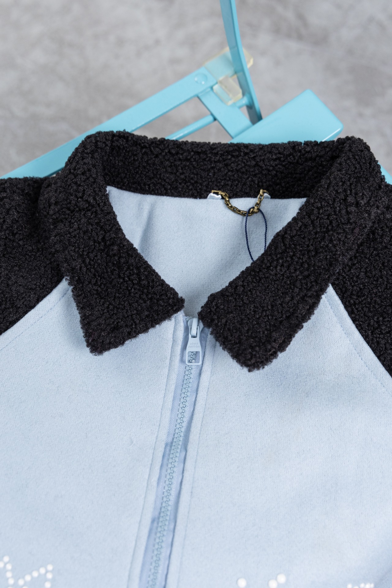 LV Clothing-283