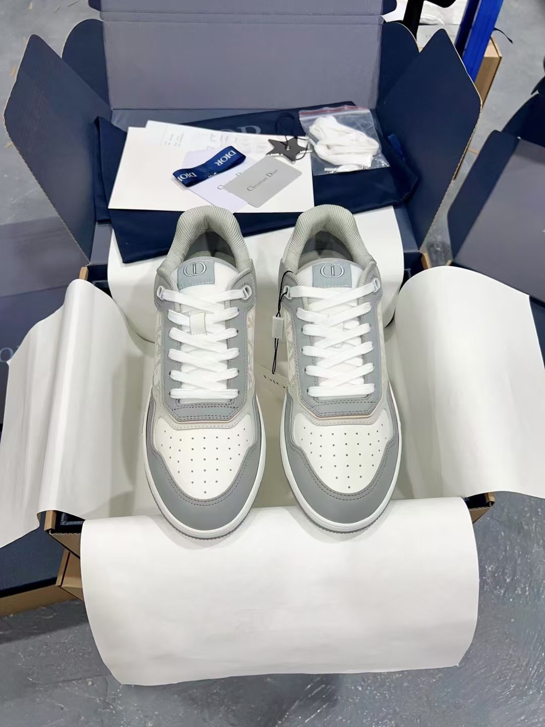 Dior Sneakers-18