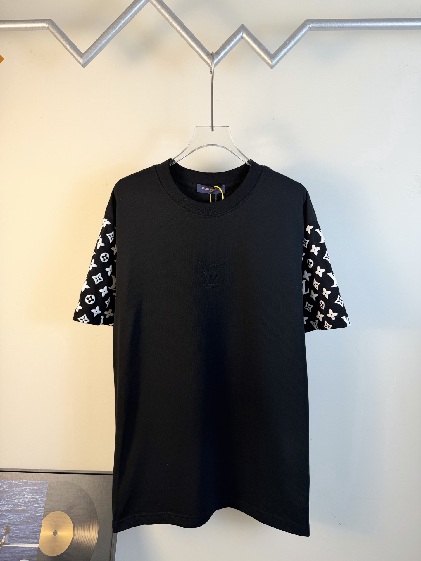 LV clothing-35