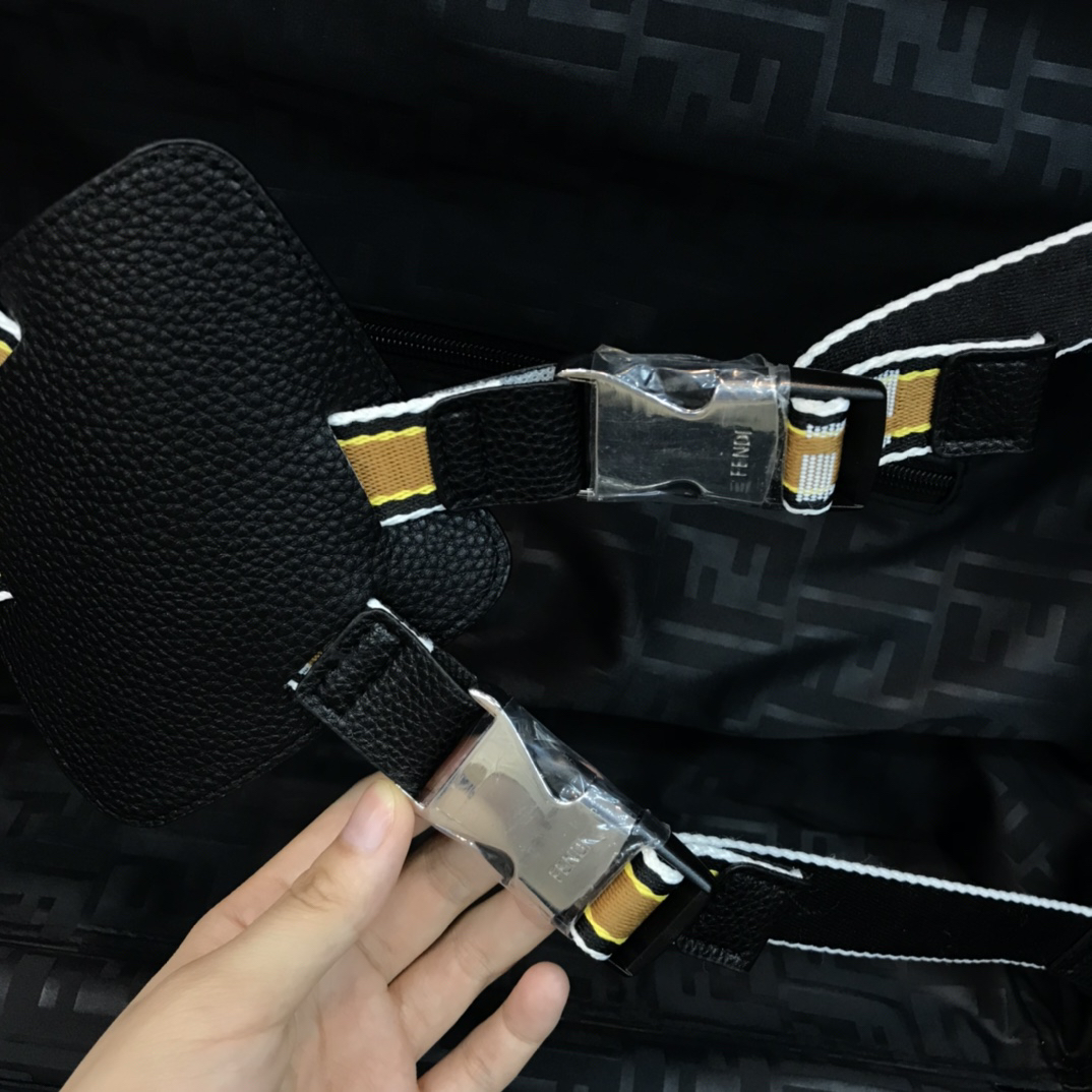 Fendi luggage-19