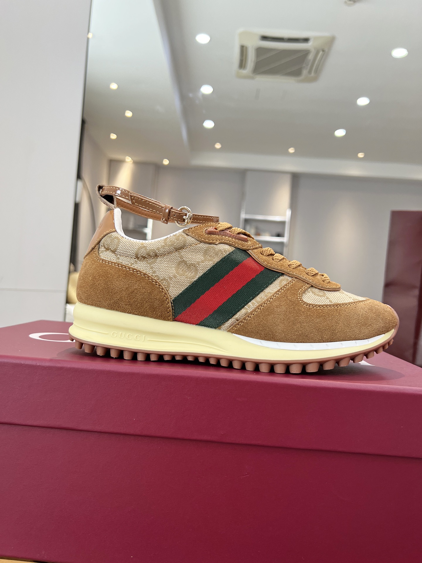 Gucci Sneakers-222