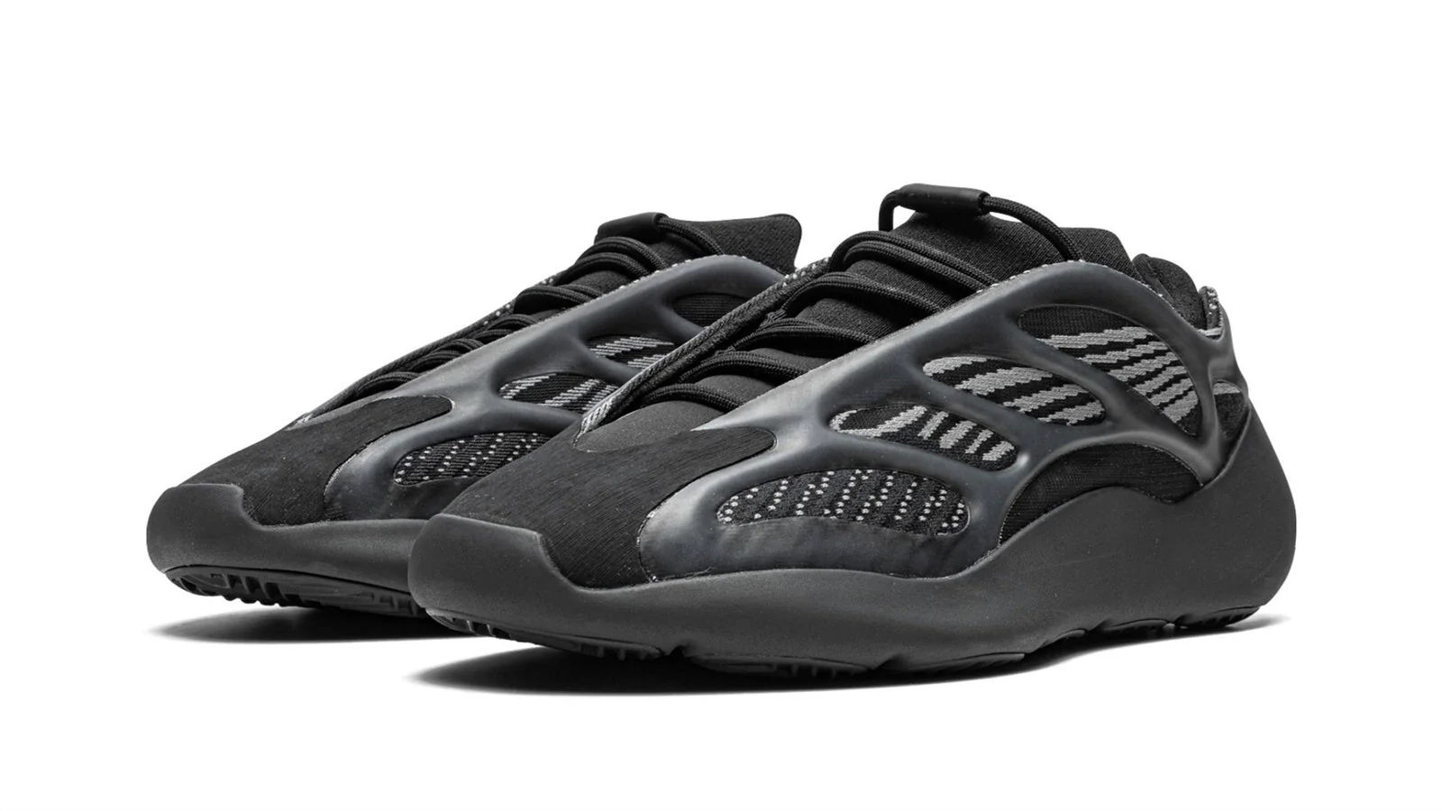 YEEZY 700 V3 