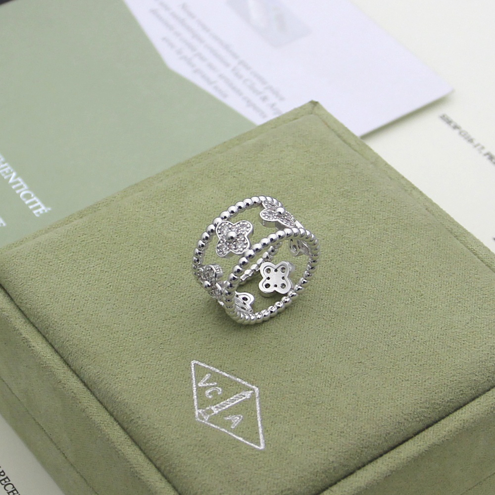 Van Cleef & Arpels ring-58