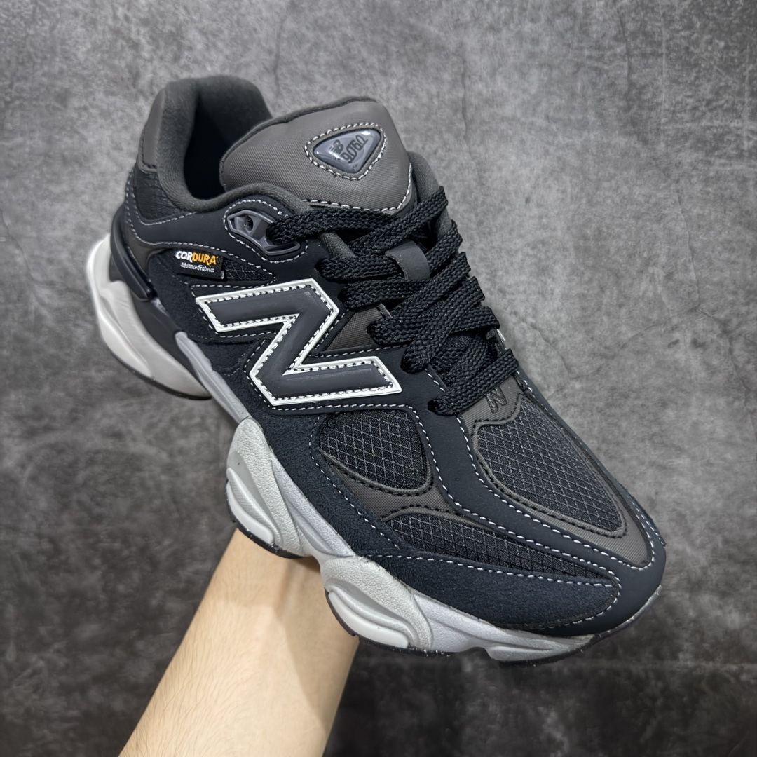 New Balance Sneakers-239