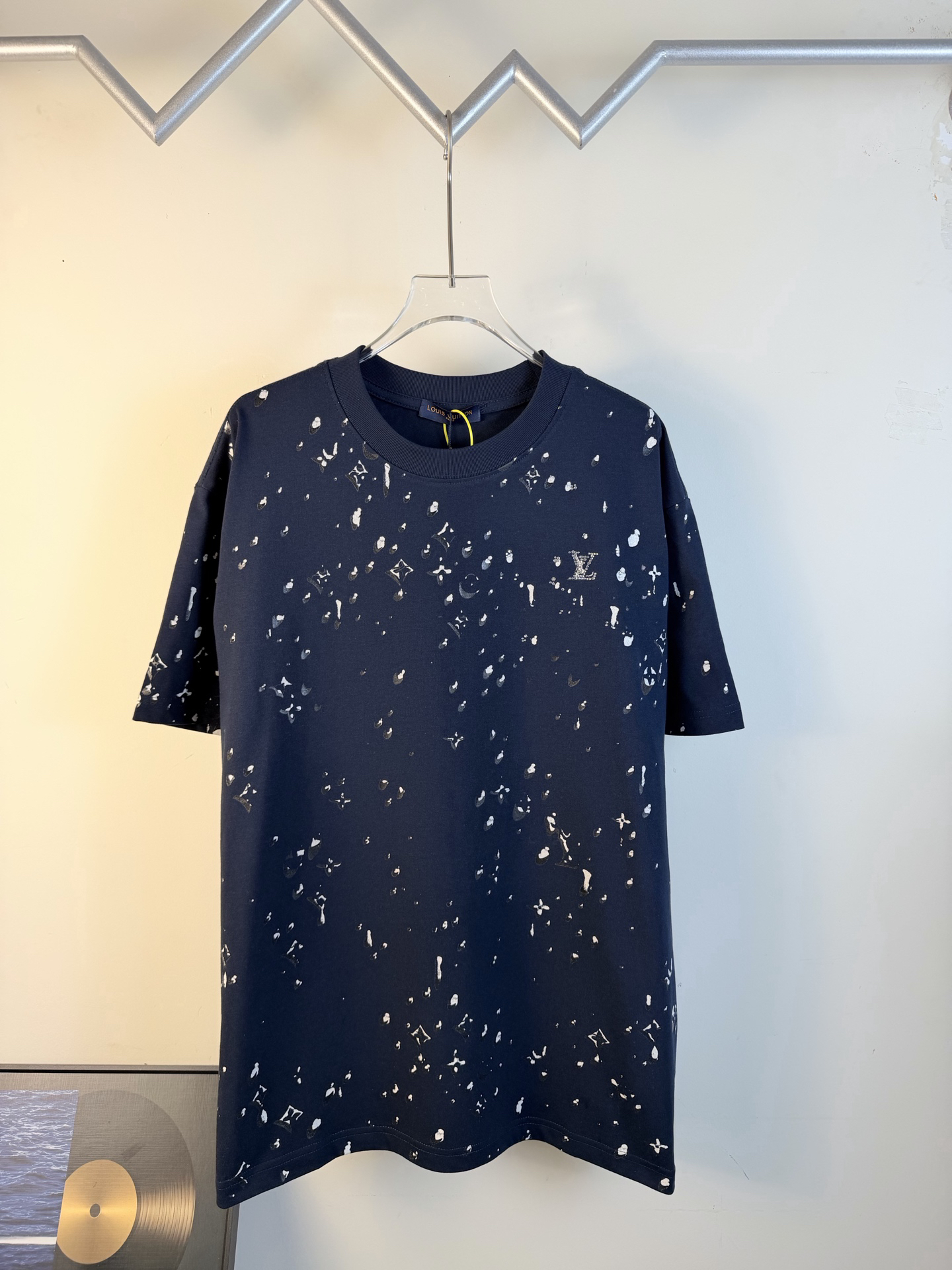 LV clothing-241
