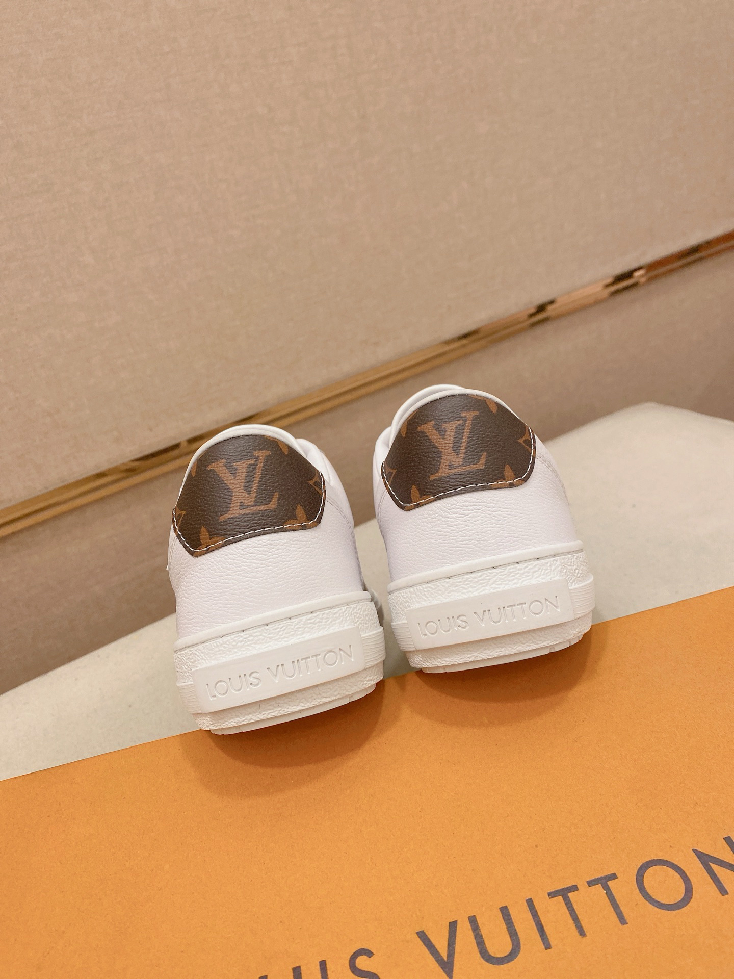 Lv Sneakers-96