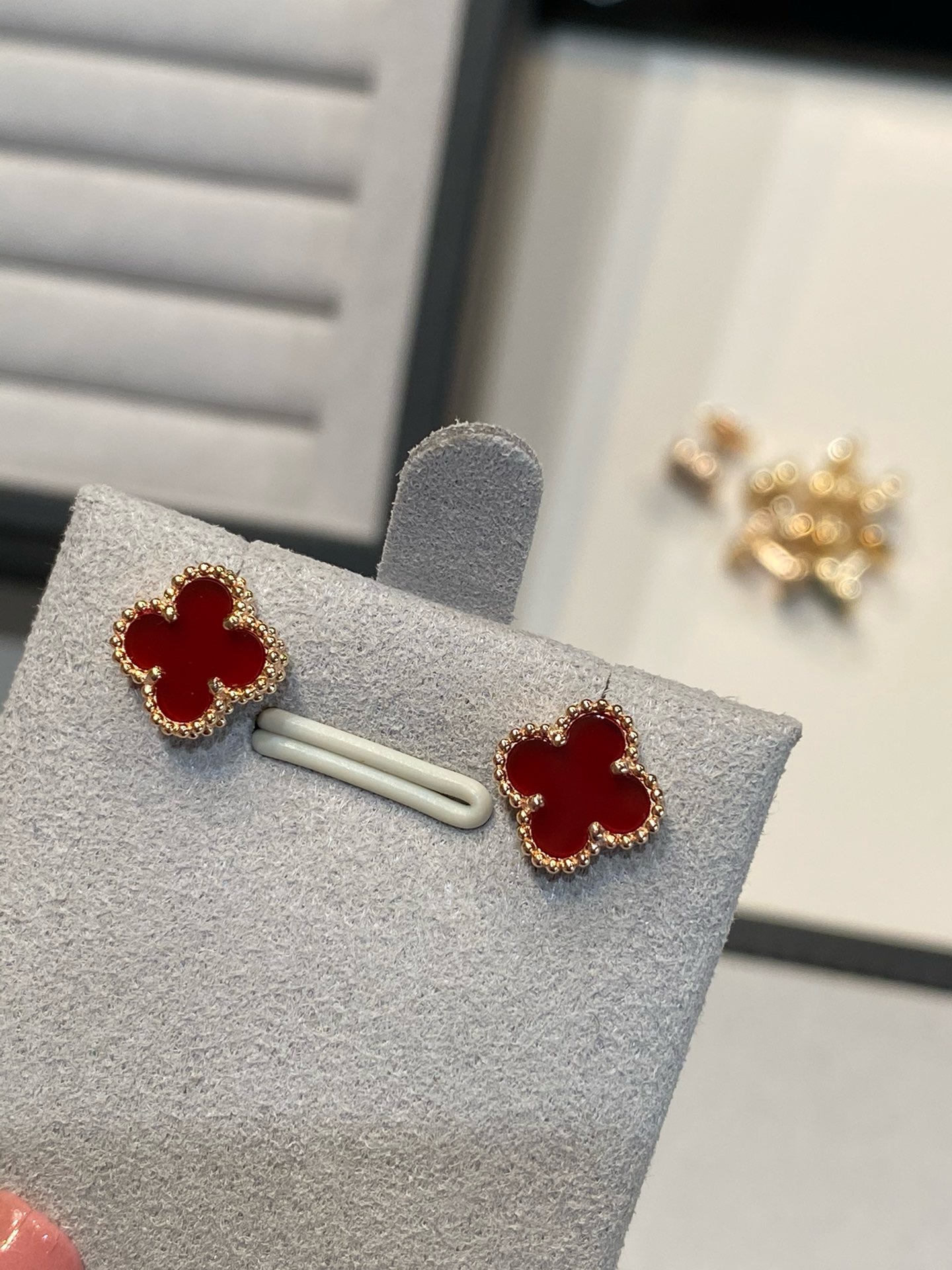 Van Cleef & Arpels earring-21
