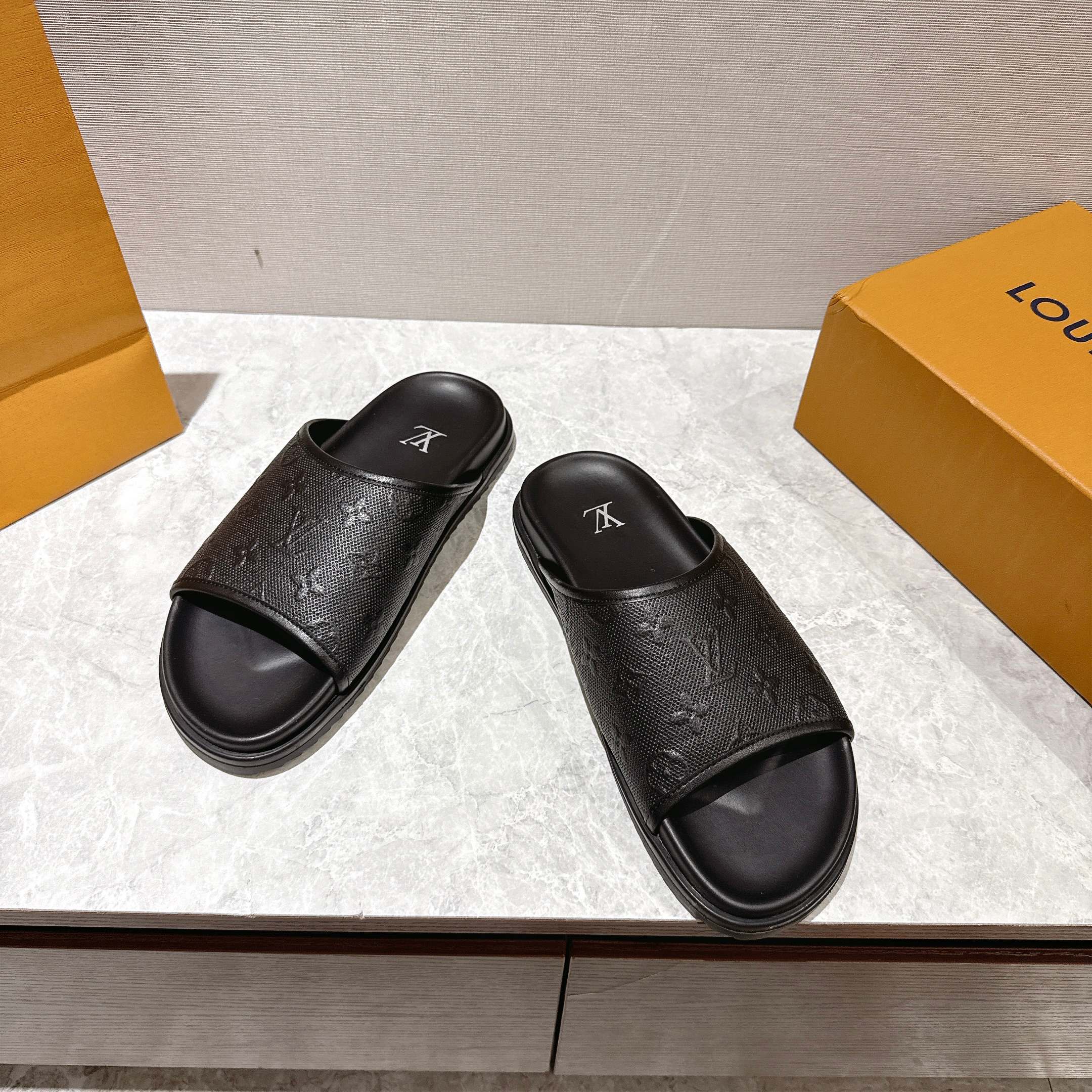 LV Summer footwear