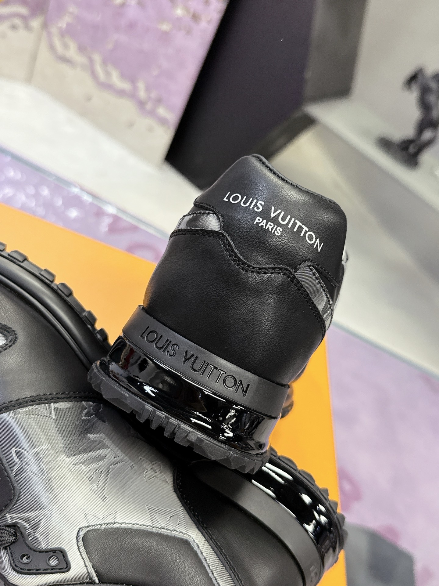 Lv Sneakers-8