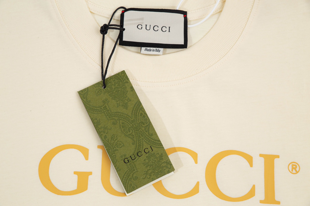 Gucci clothing-50