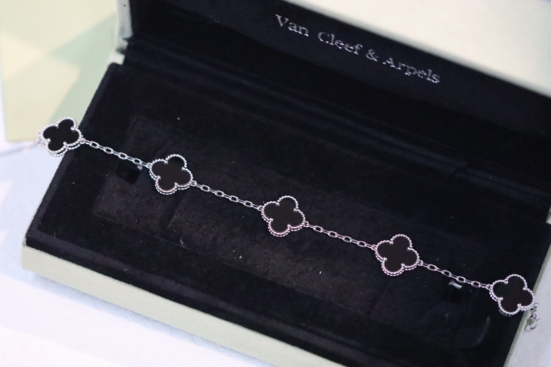 Van Cleef & Arpels Bracelet-3