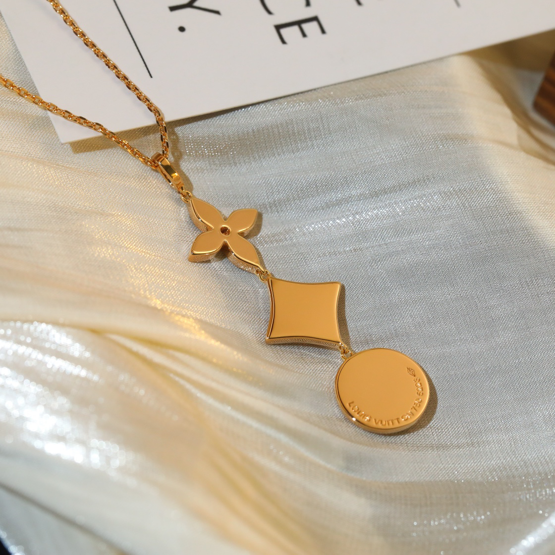 LV necklace-48