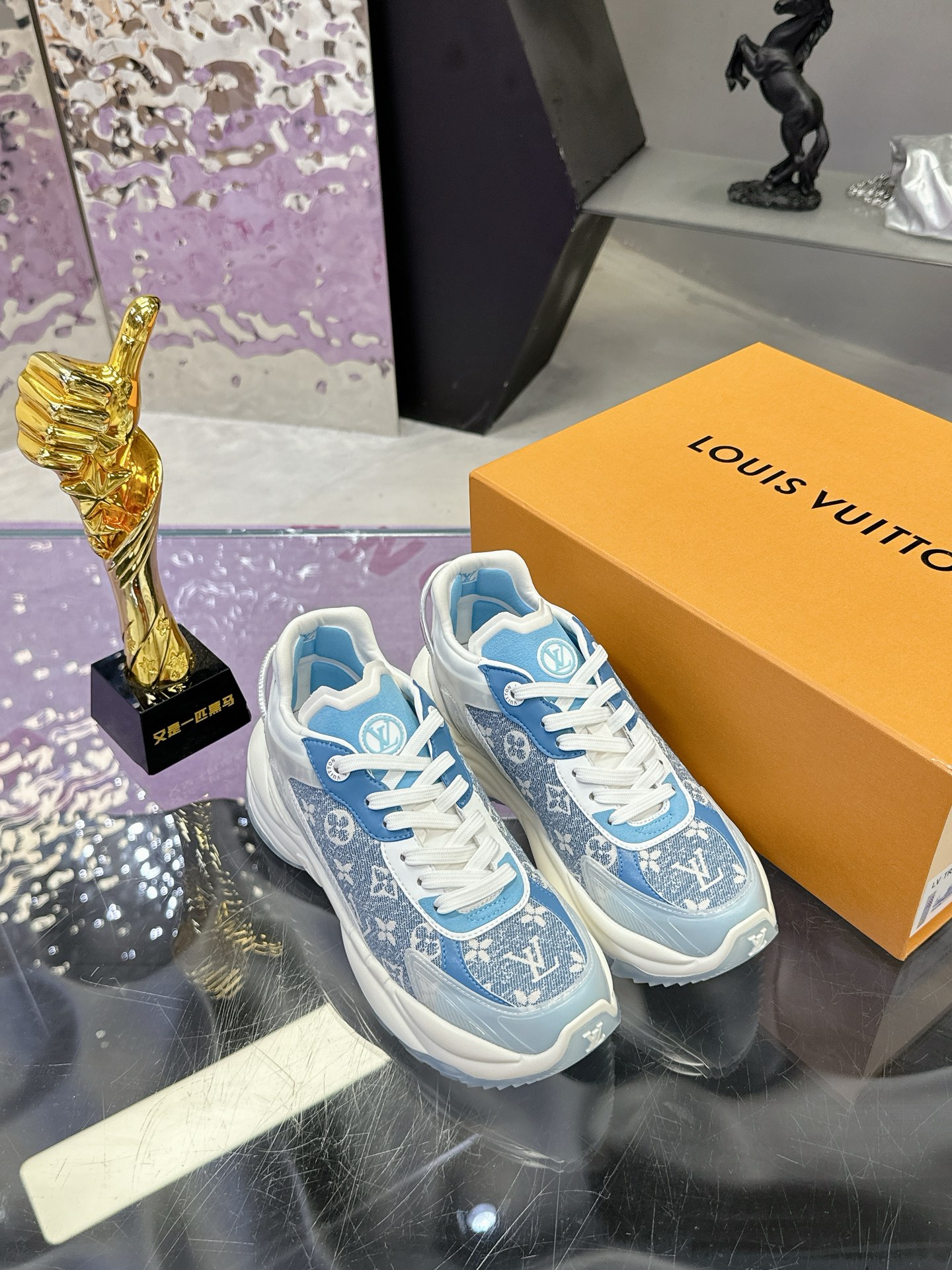 Lv Sneakers-199