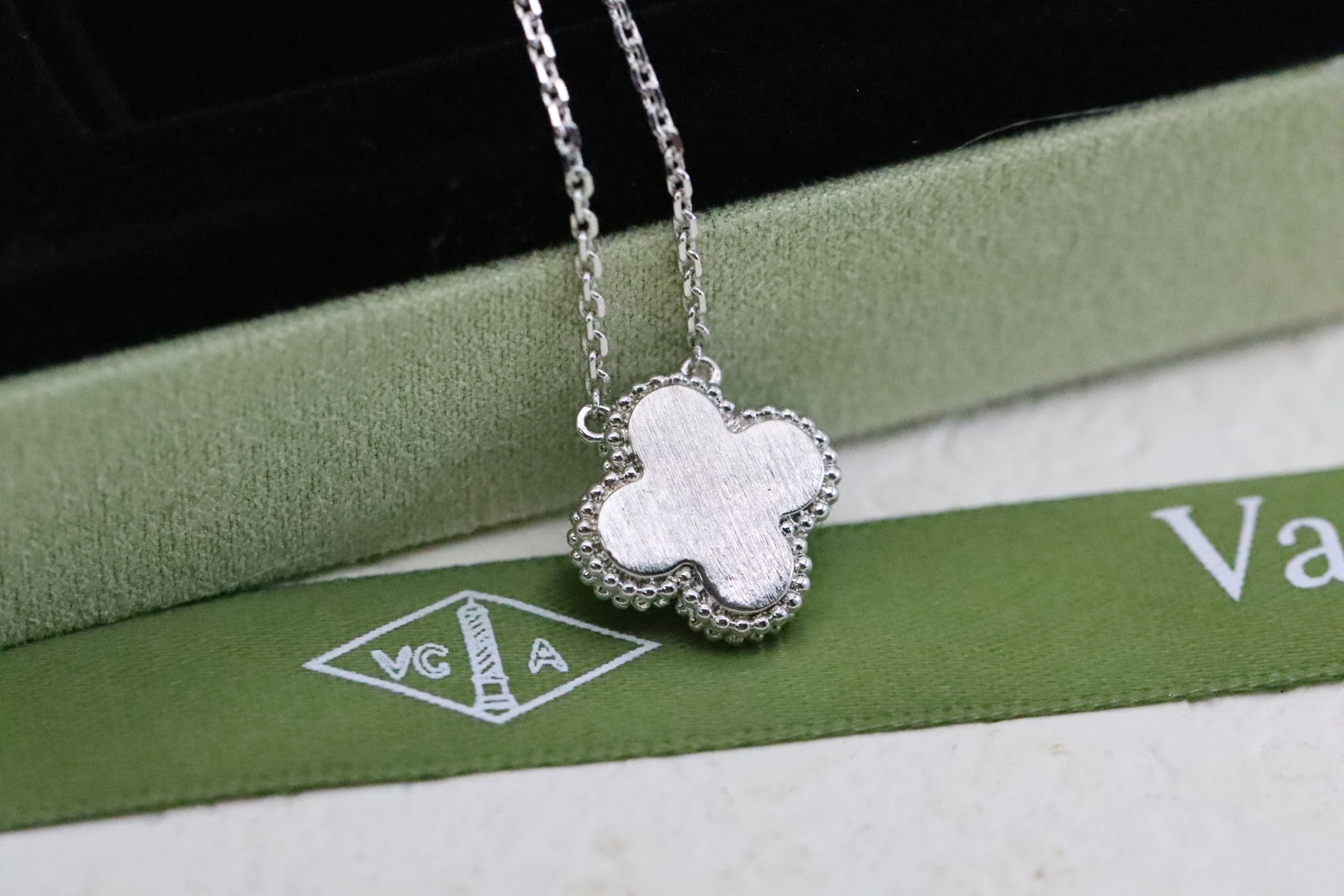 Van Cleef & Arpels necklace-18