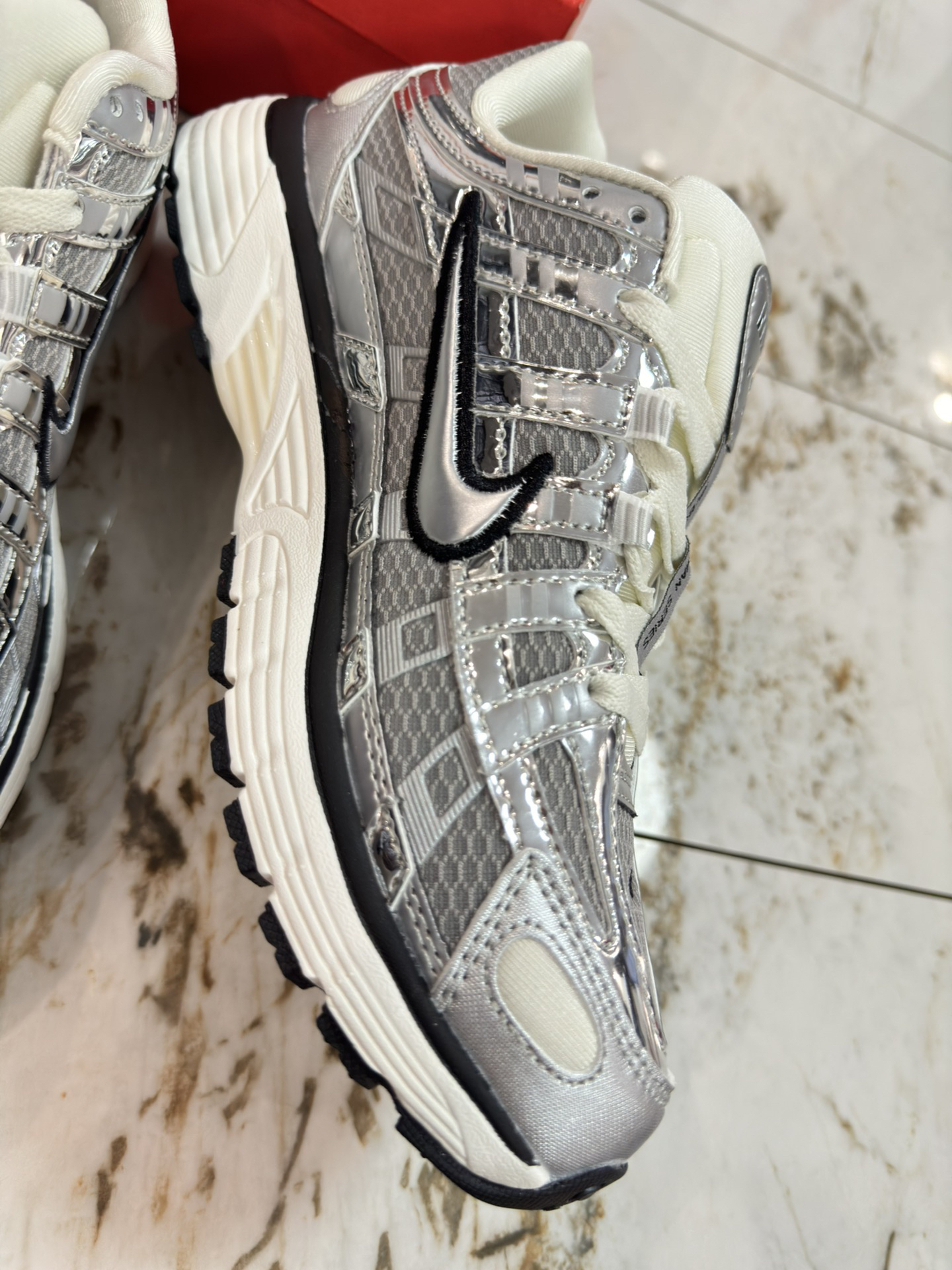 Nike Sneakers-240