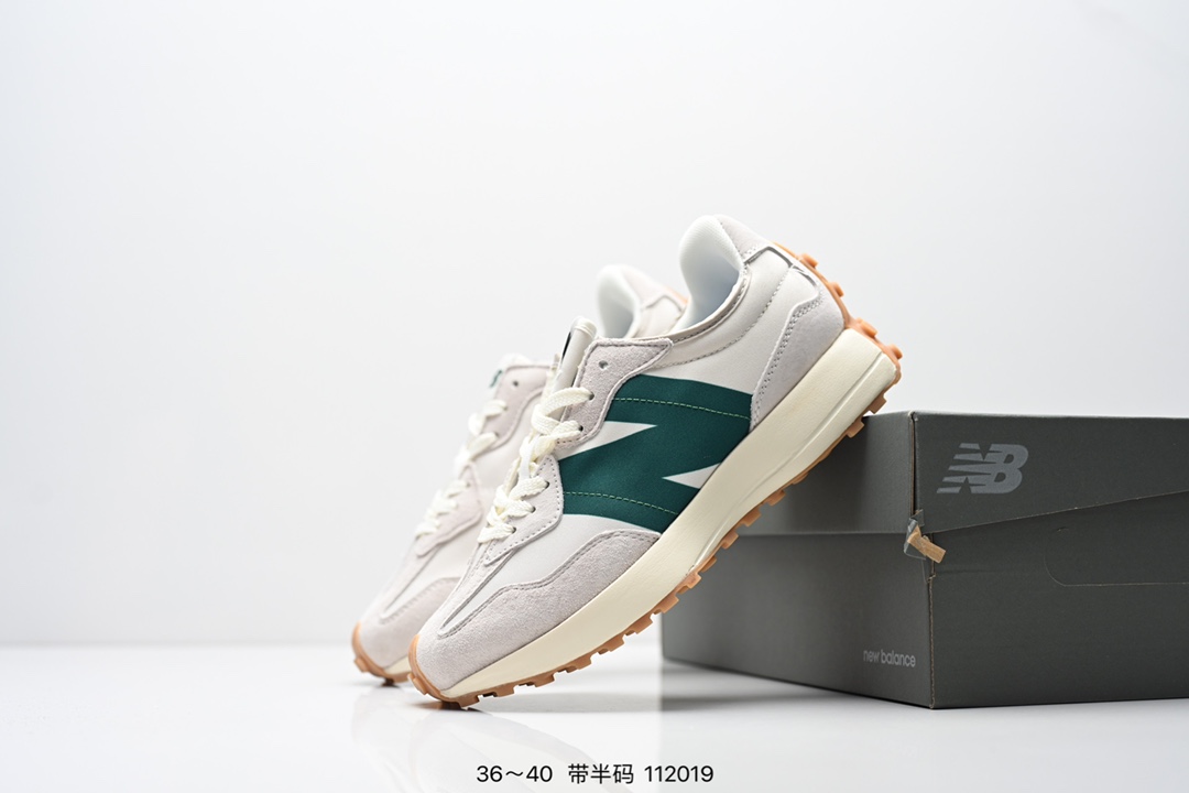 New Balance Sneakers-110