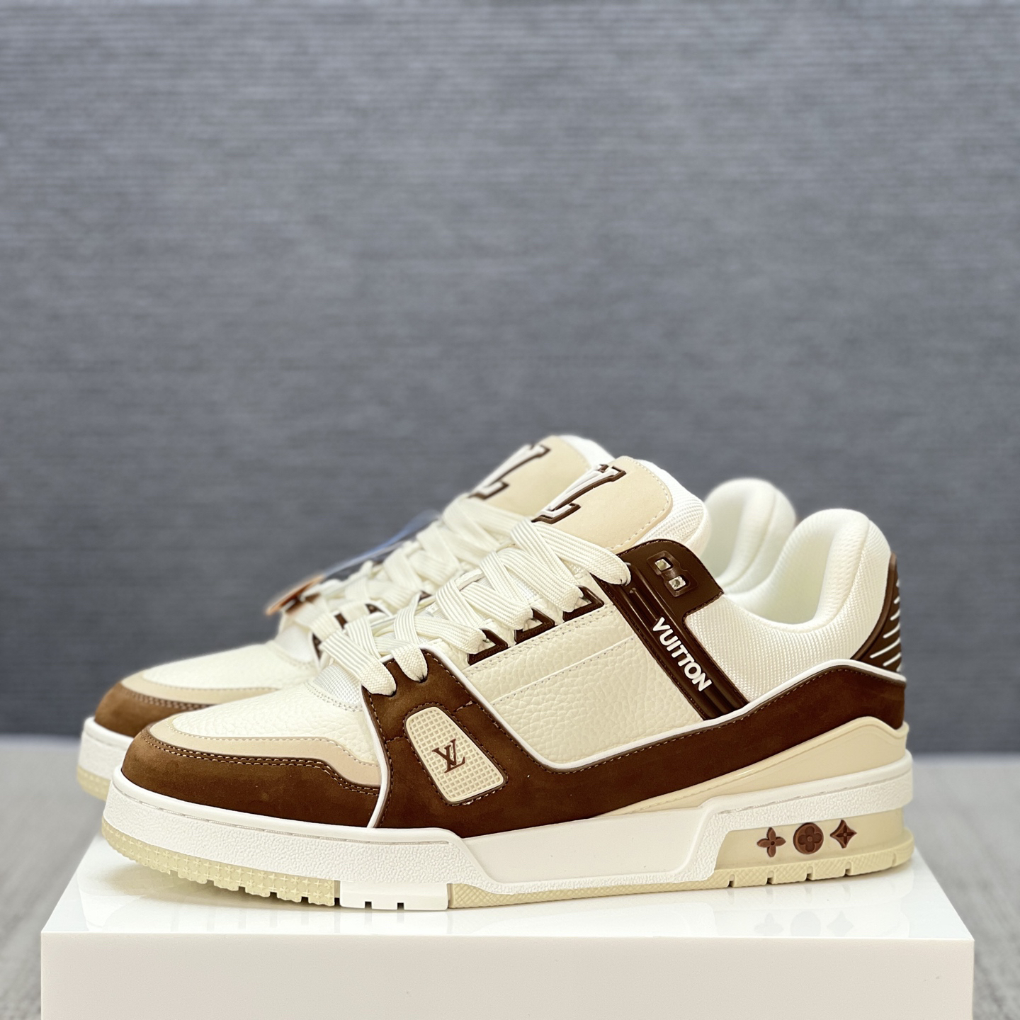 Lv Sneakers-120