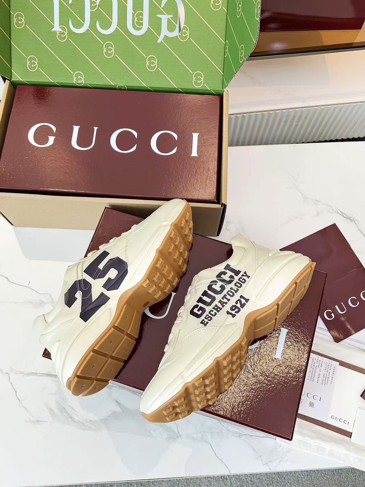Gucci Sneakers-185
