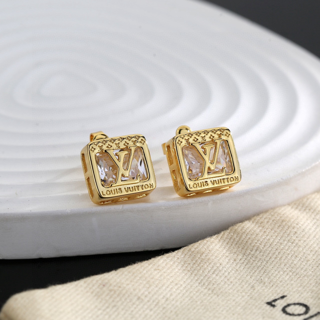 LV earrings-10