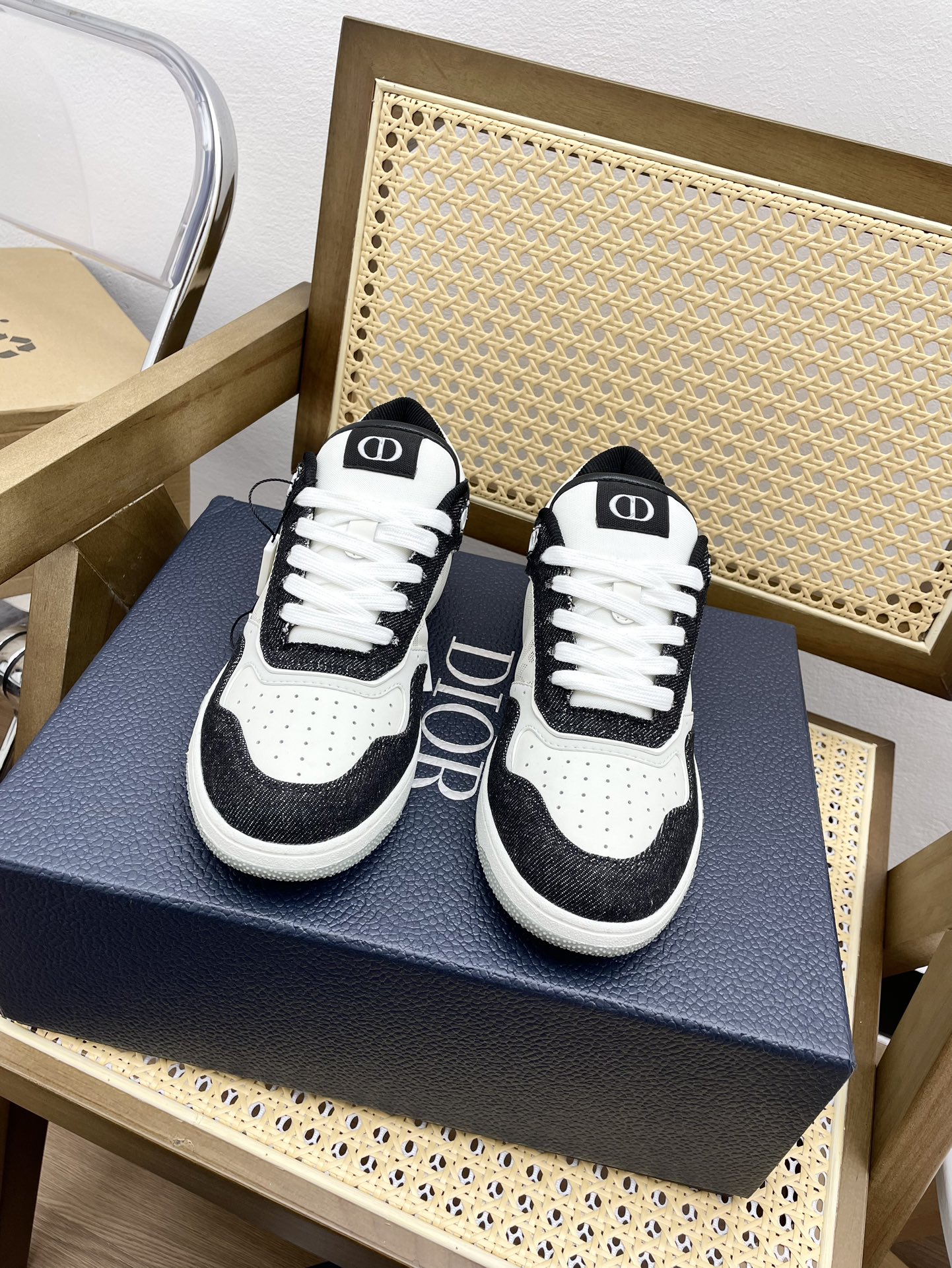 Dior Sneakers-107