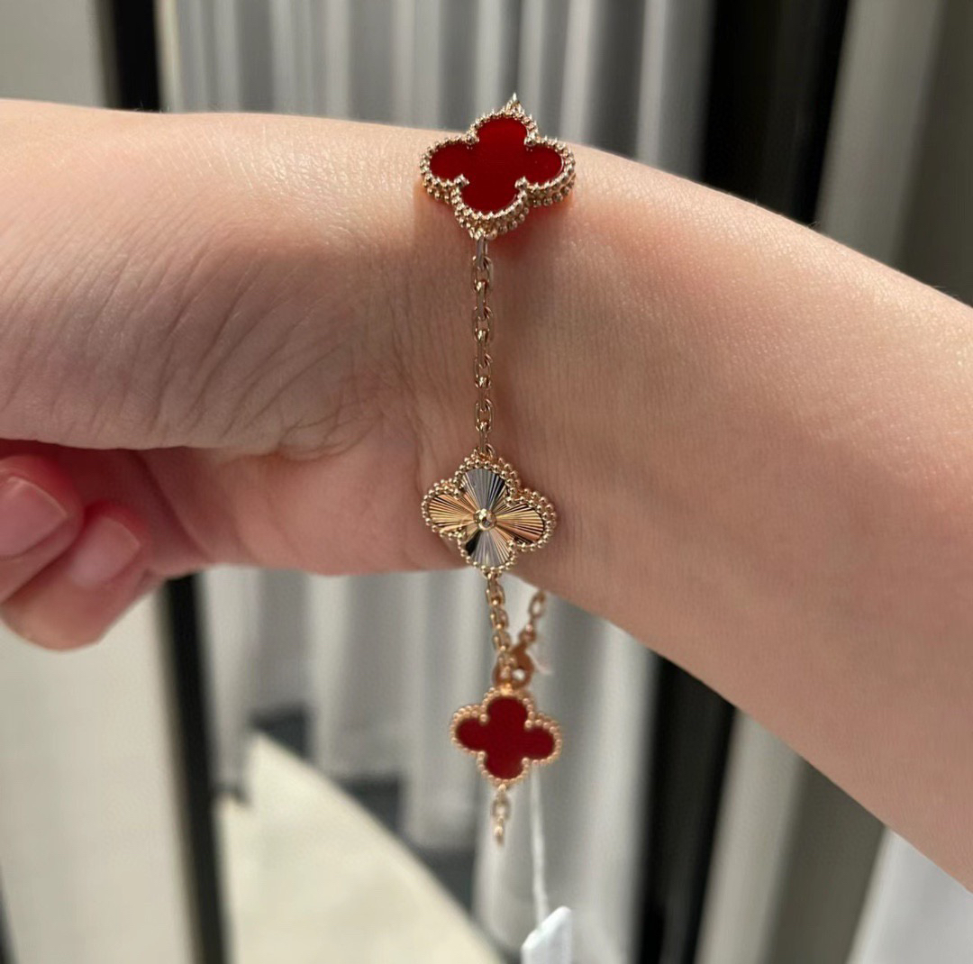 Van Cleef & Arpels Bracelet-90