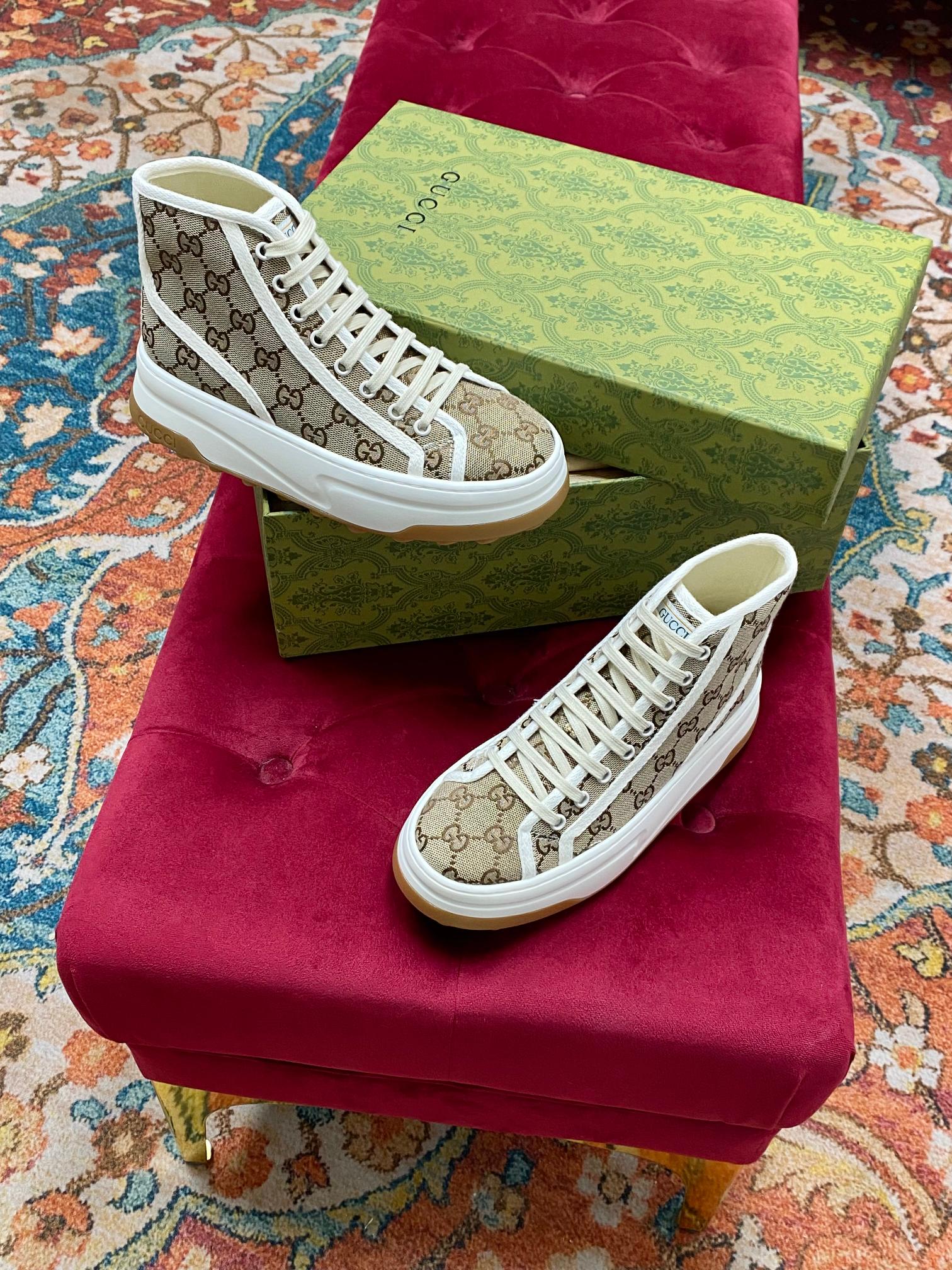 Gucci Sneakers-150