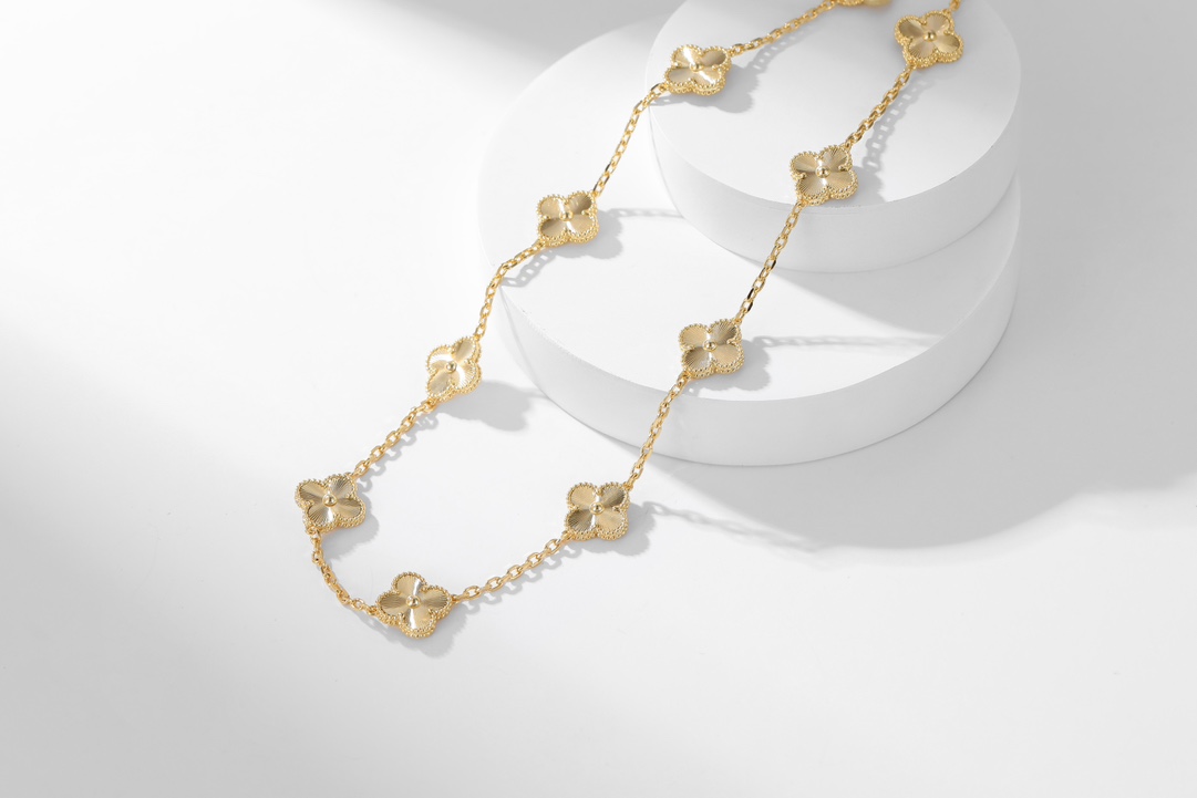 Van Cleef & Arpels Bracelet-124