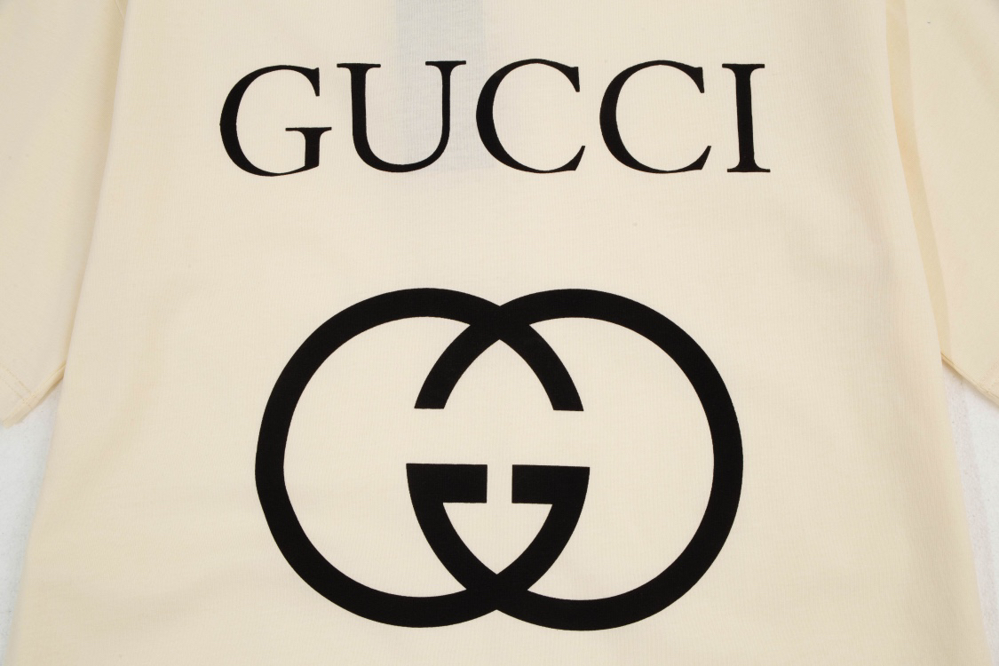 Gucci clothing-44