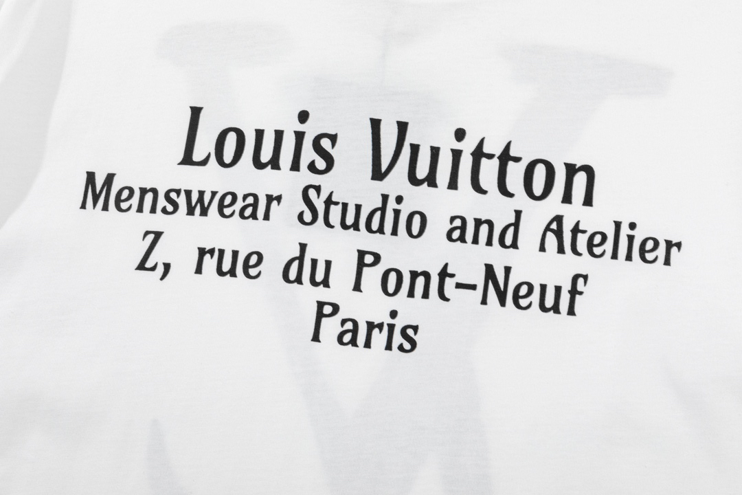 LV clothing-176