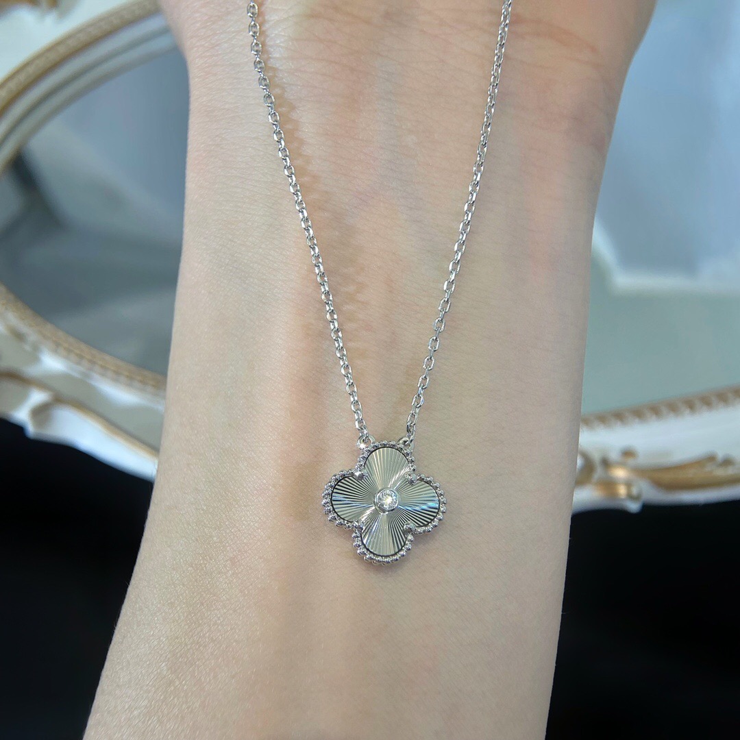 Van Cleef & Arpels necklace-48