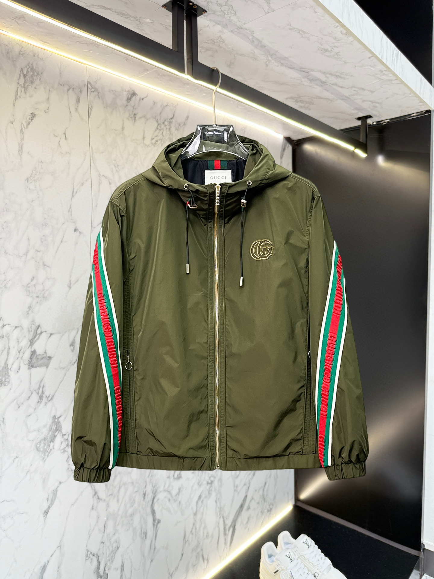 Gucci Clothing-186