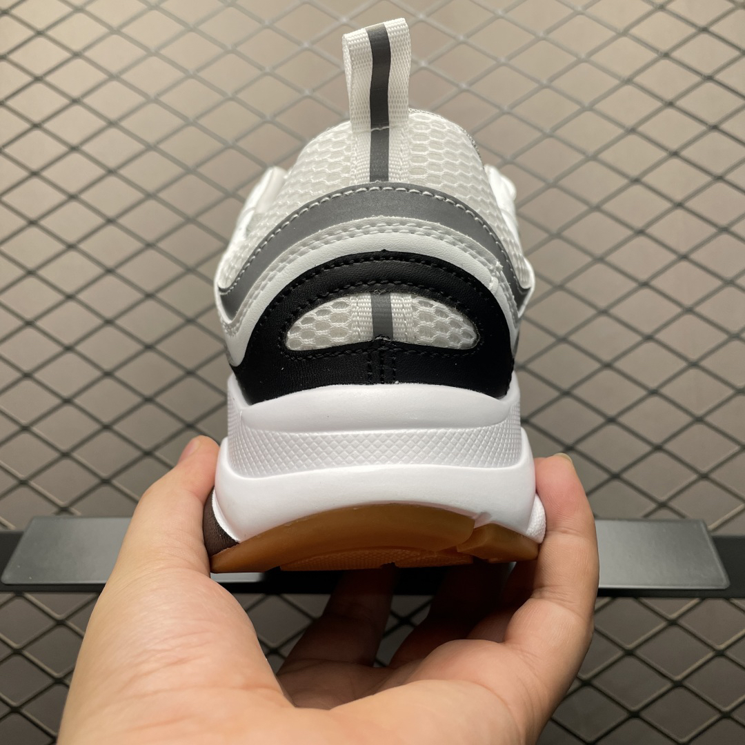 Dior Sneakers-27
