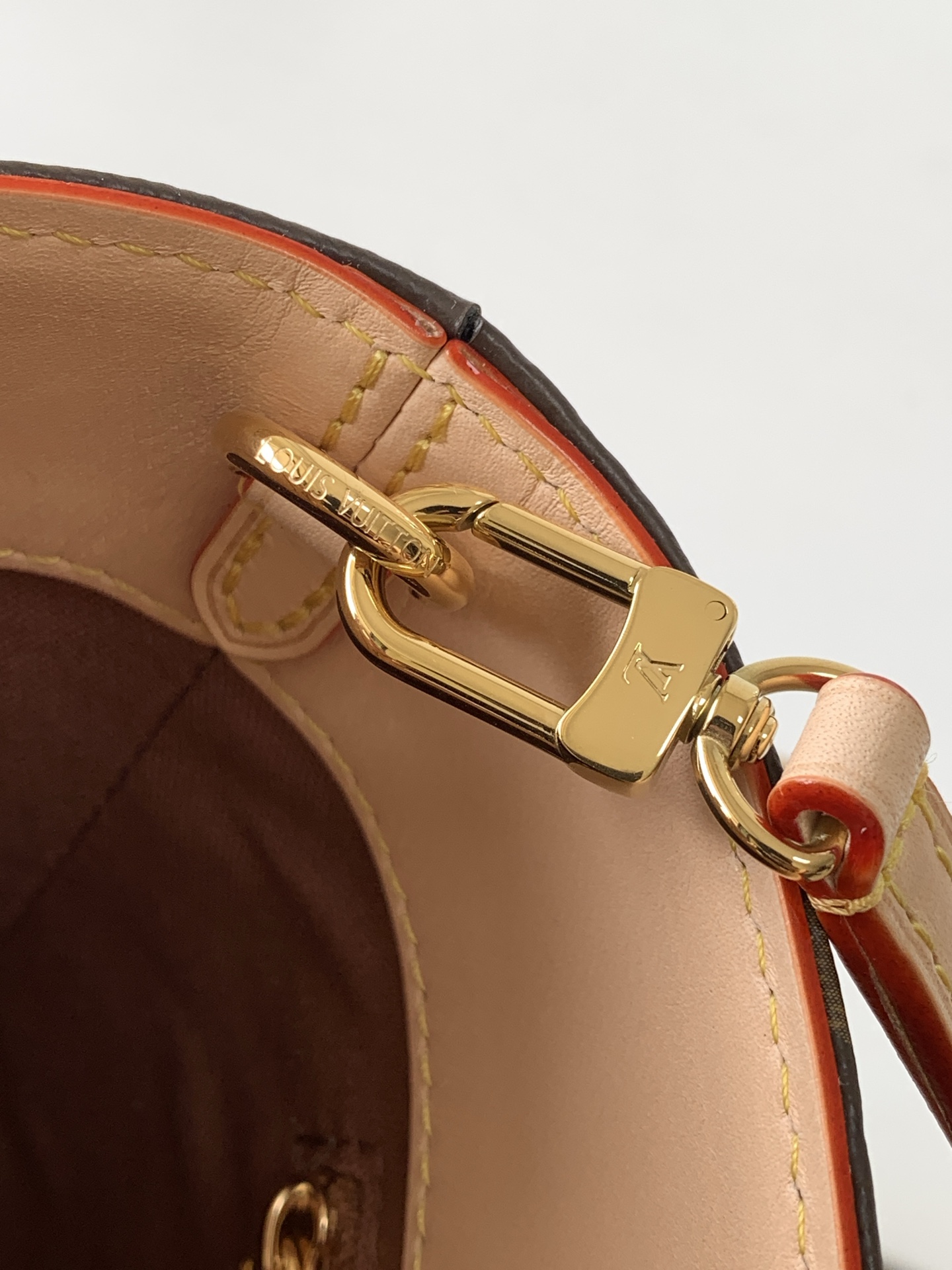 Louis Vuitton Hot New Product-209