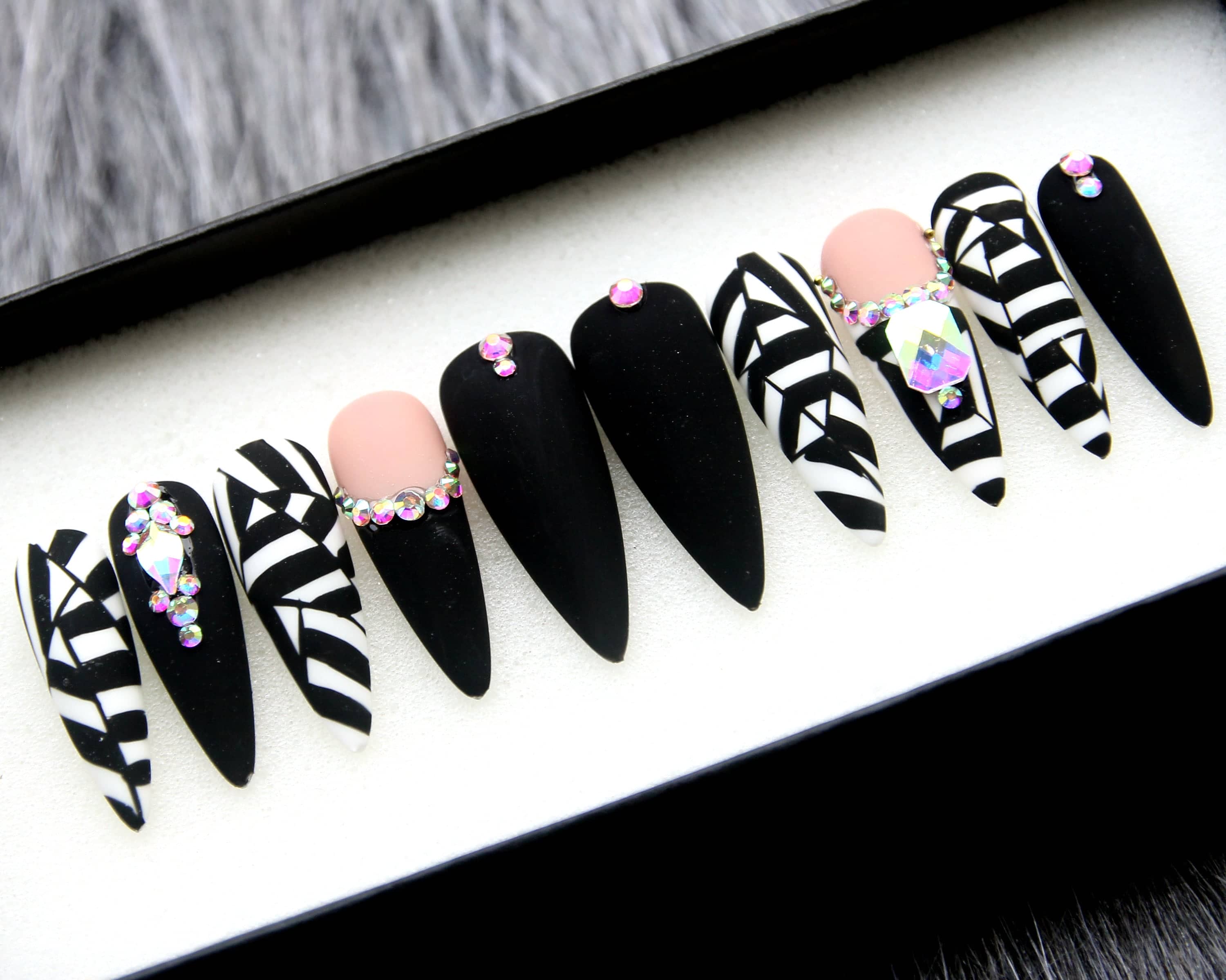 Black White Chic Press On NailsBlack White Chic Press On Nails - SAYEGIRLS