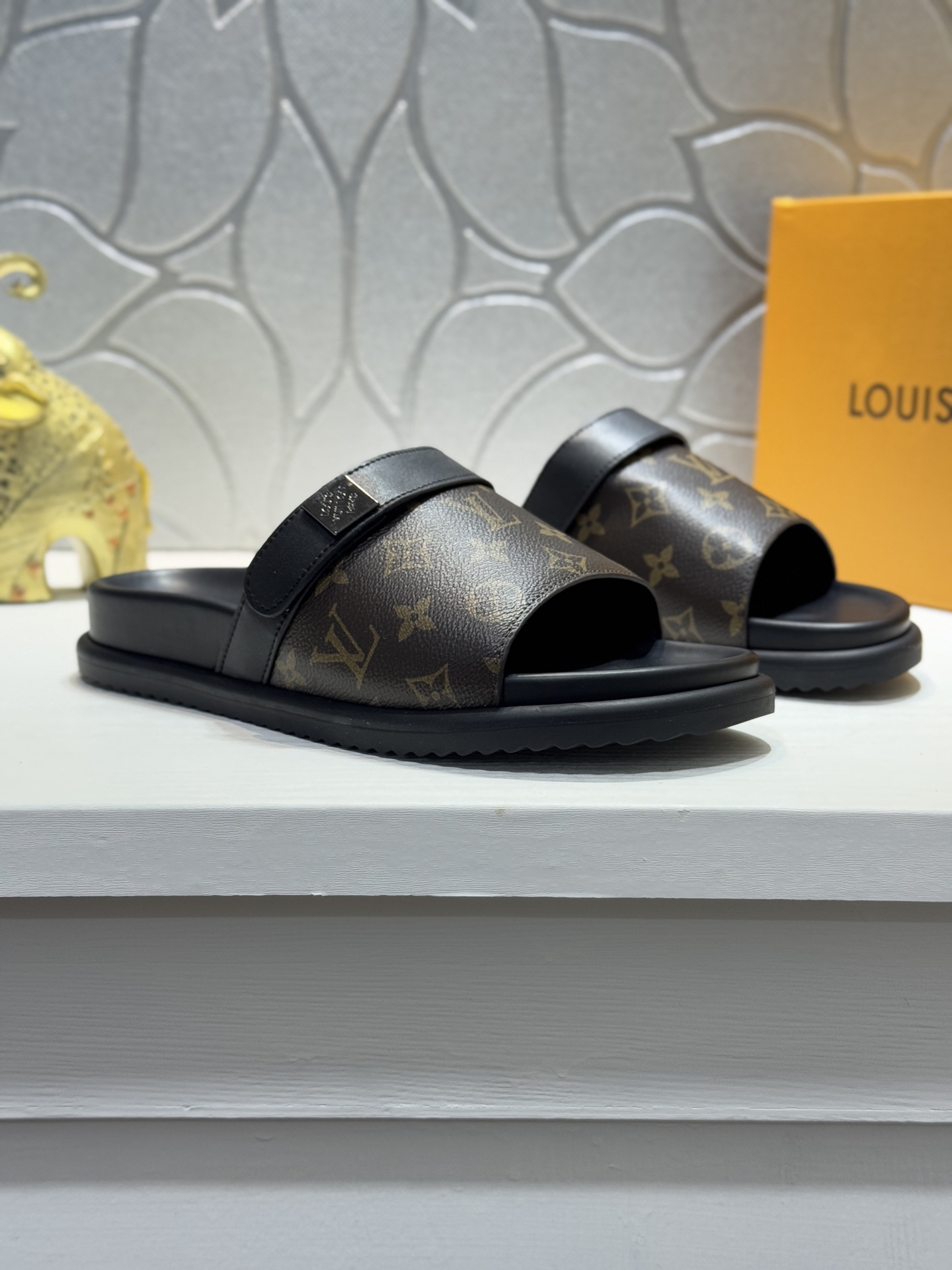 LV Summer footwear