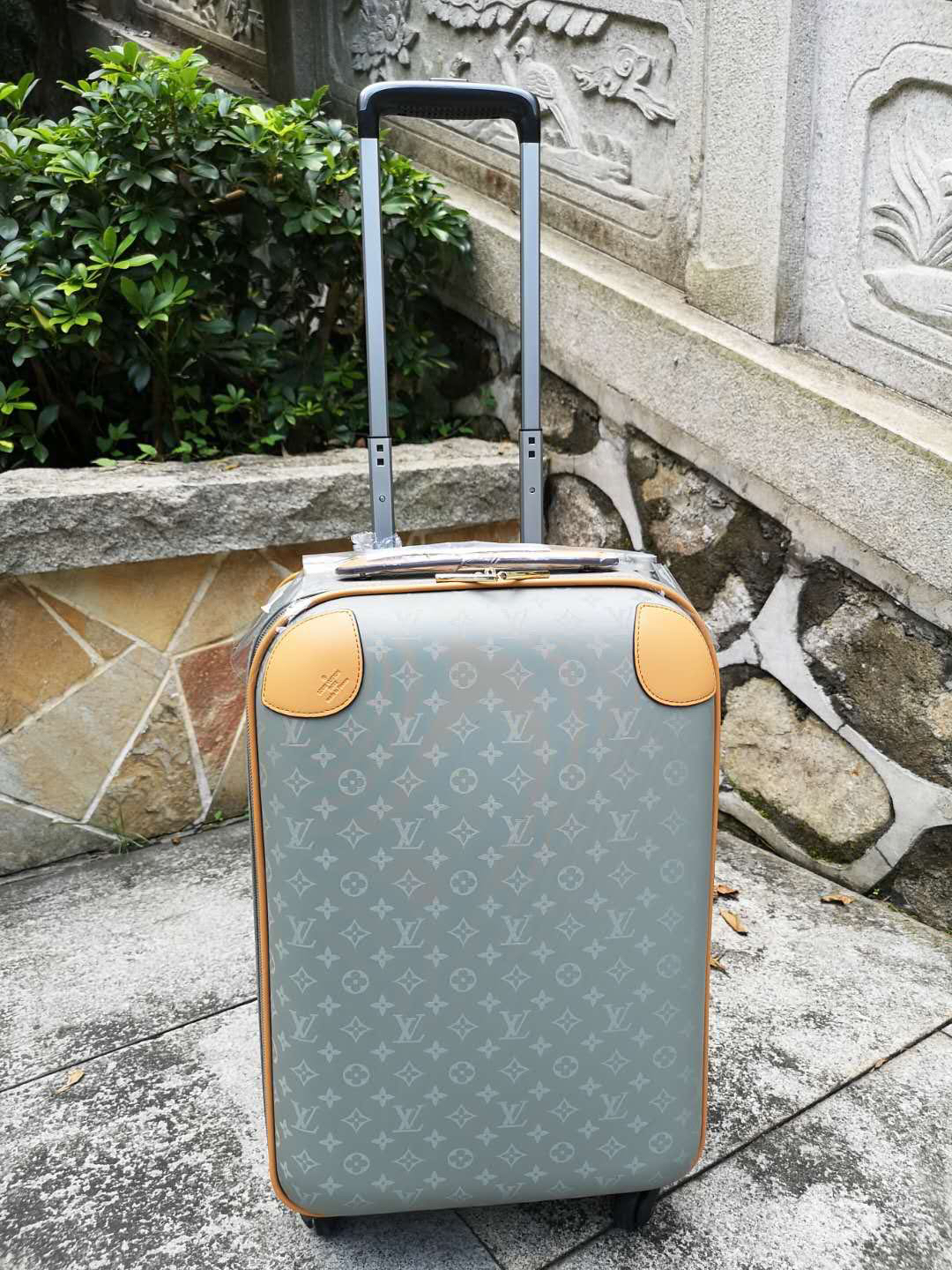 LV luggage-89