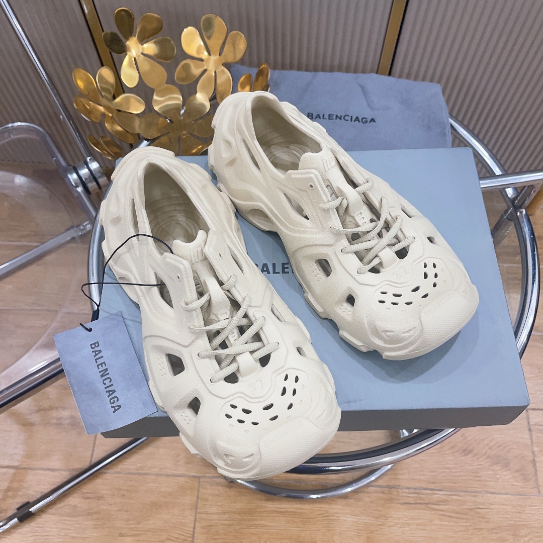Balenciaga Summer footwear