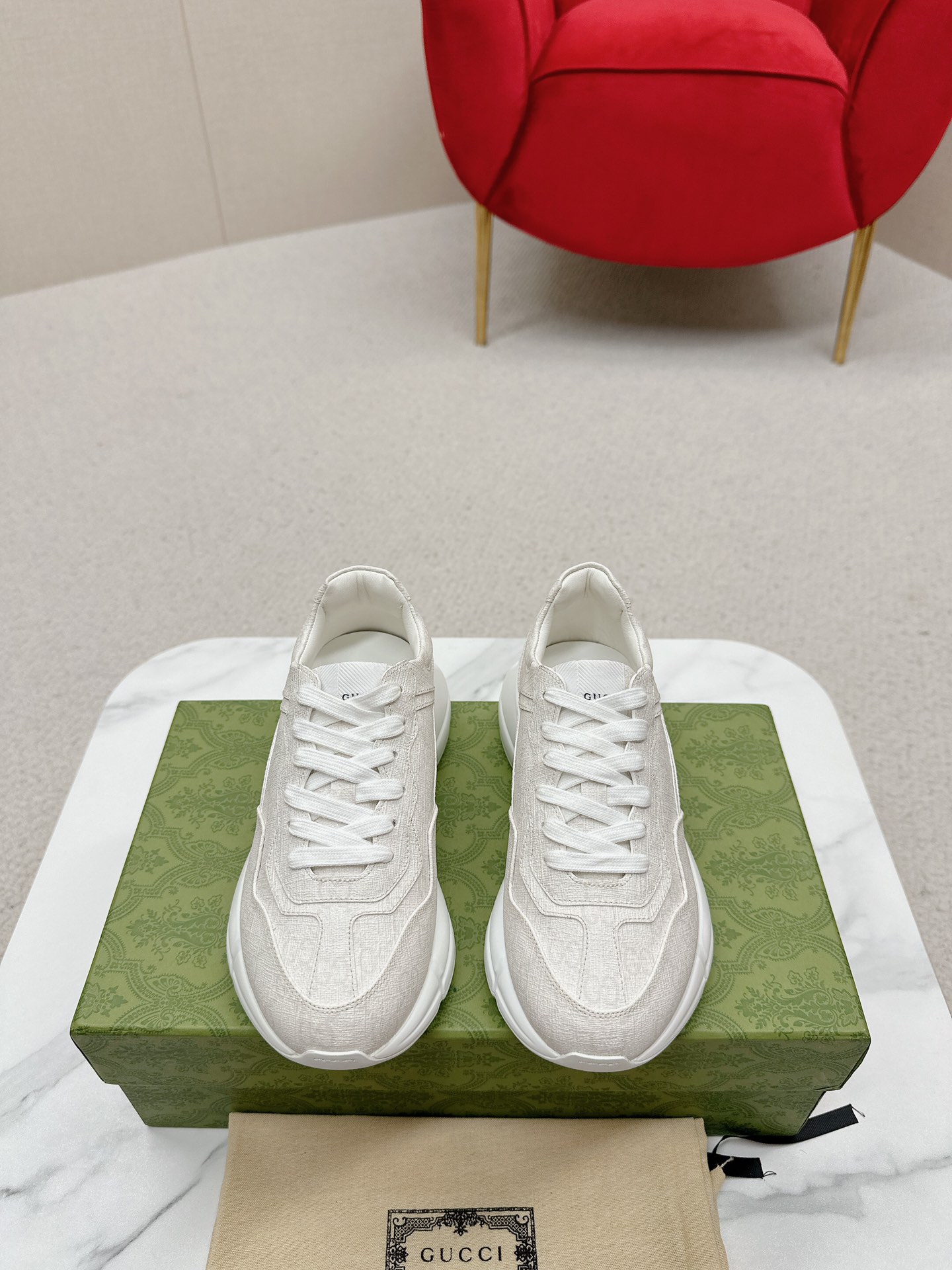 Gucci Sneakers-132