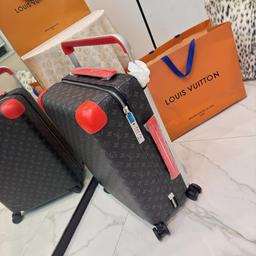 LV luggage-83
