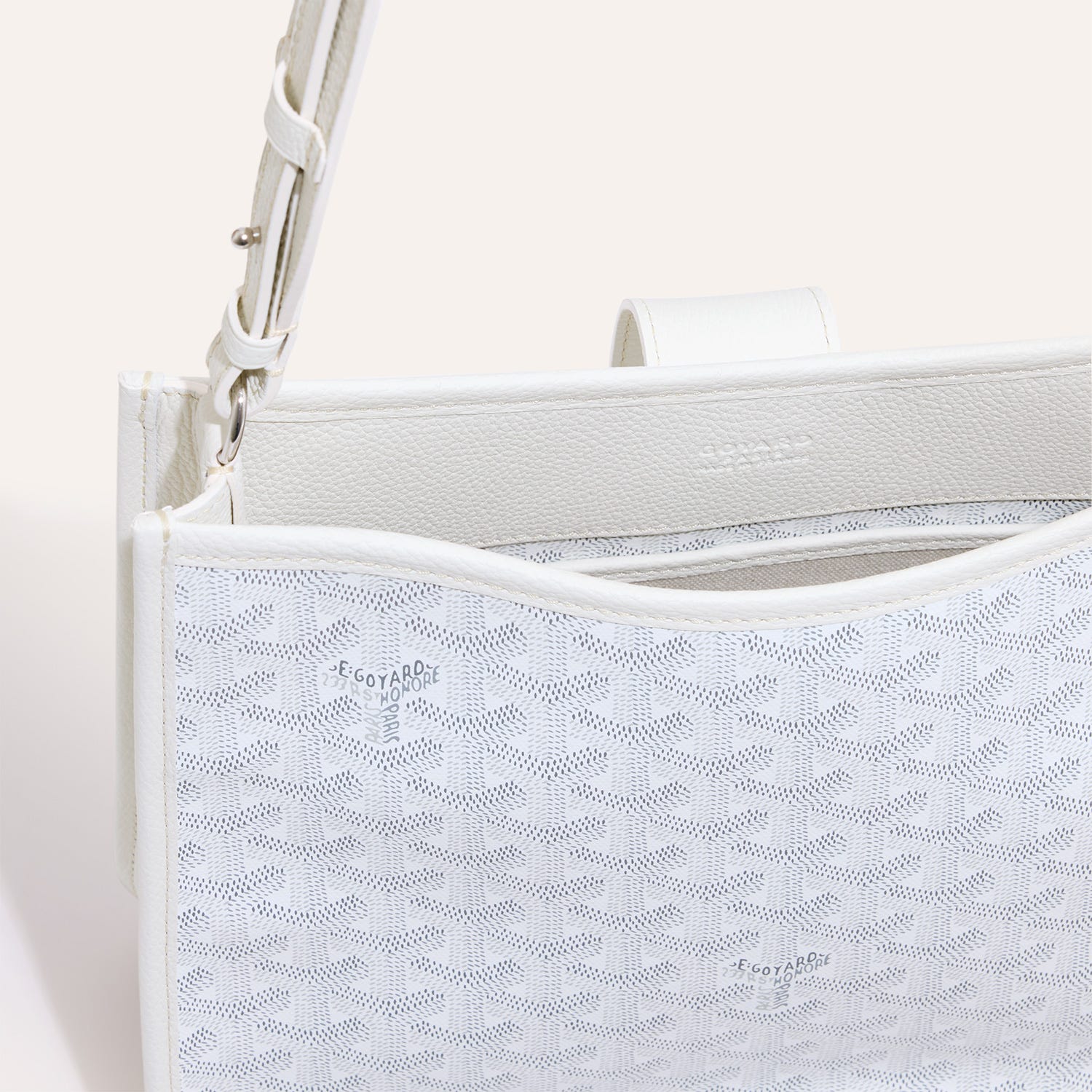 Musette bag