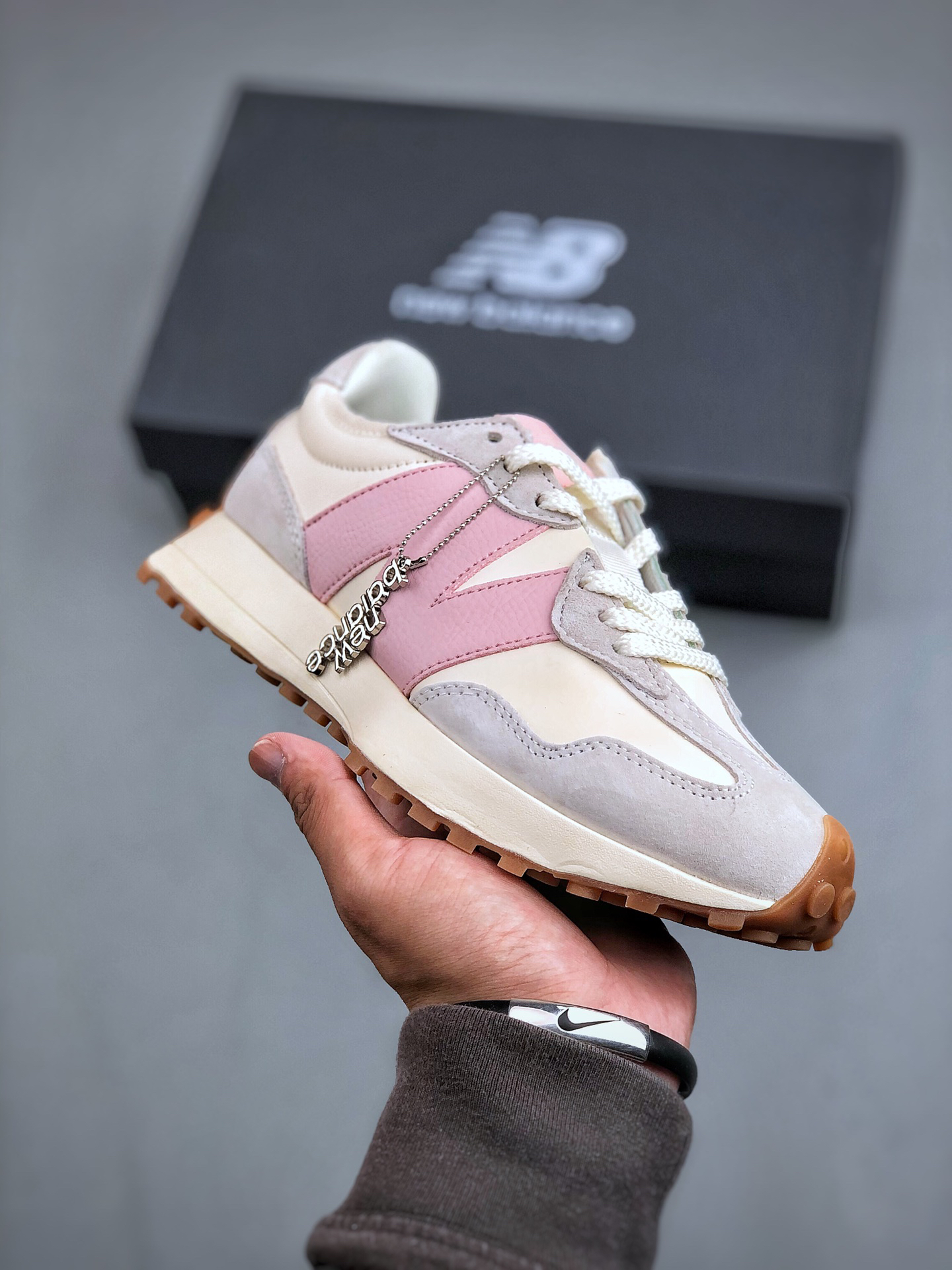 New Balance Sneakers-323