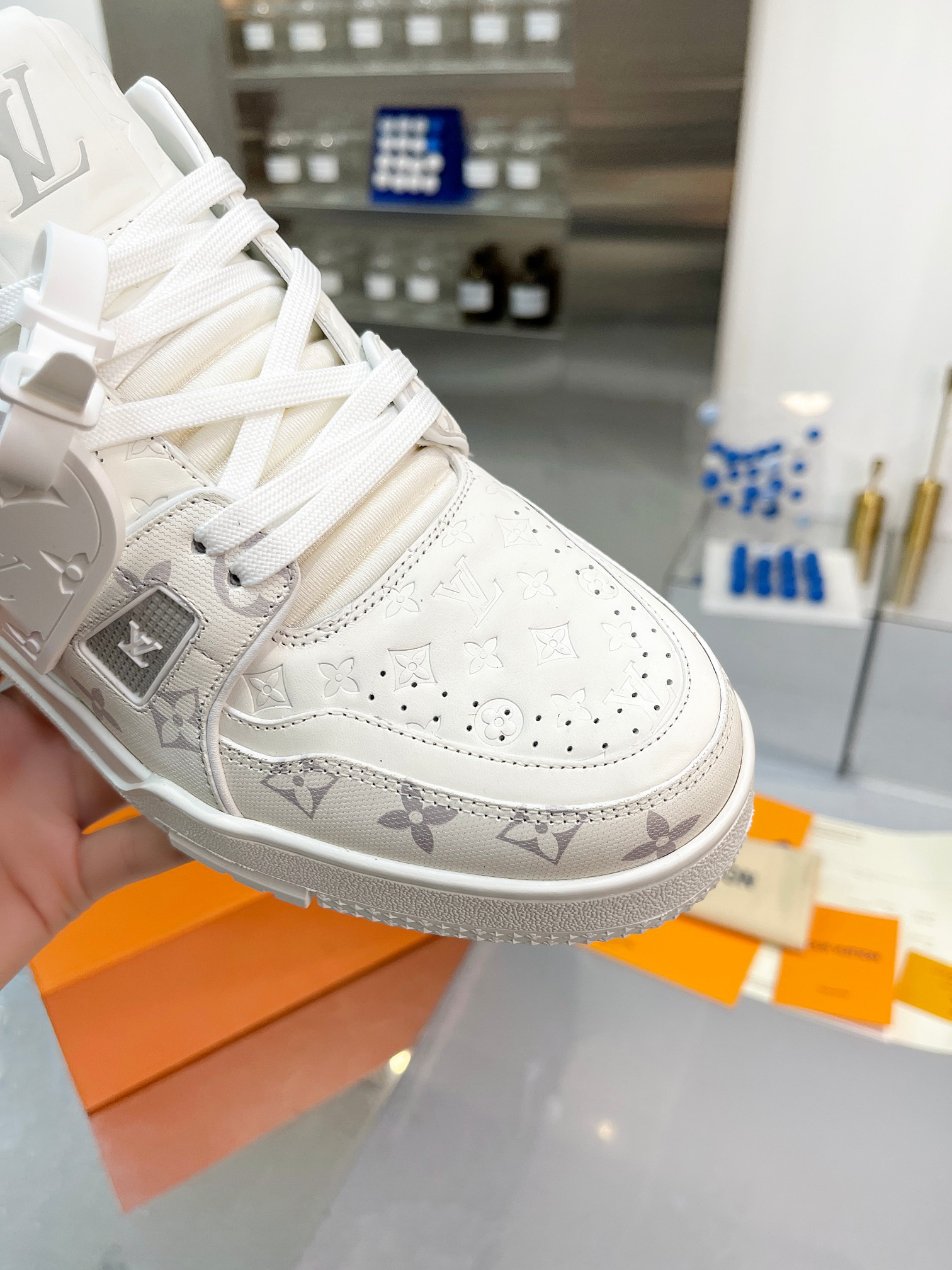Lv Sneakers-61