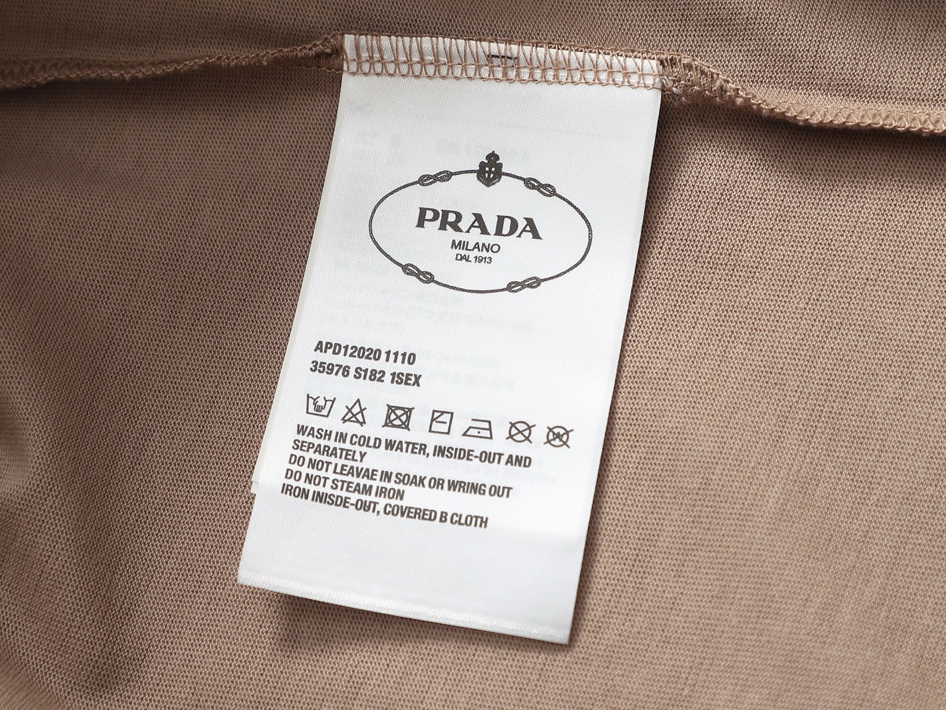 Prada clothing-198